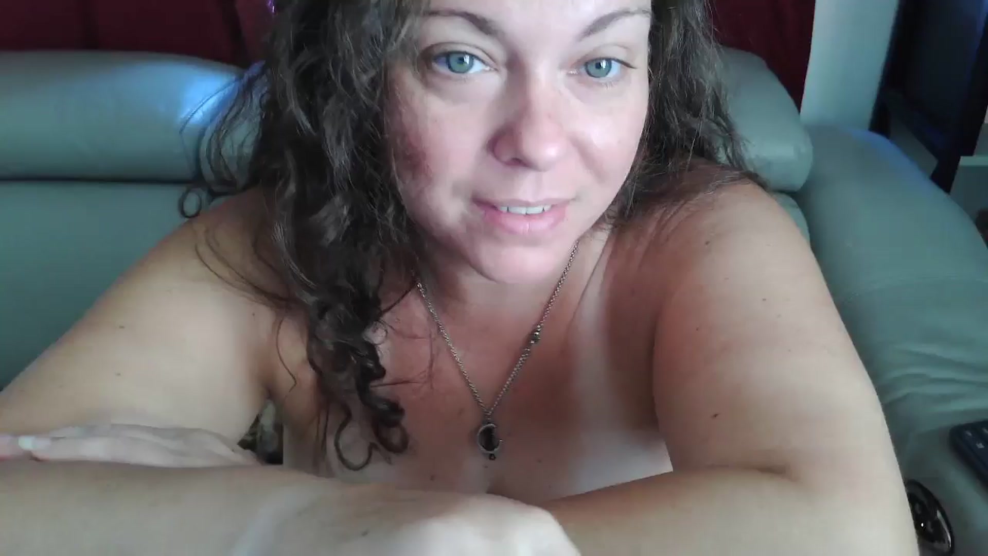 Gallery image thumbnail from Kylie_McFly's myfreecams stream on, 05/05/2025, 13:10 image 9 of 20