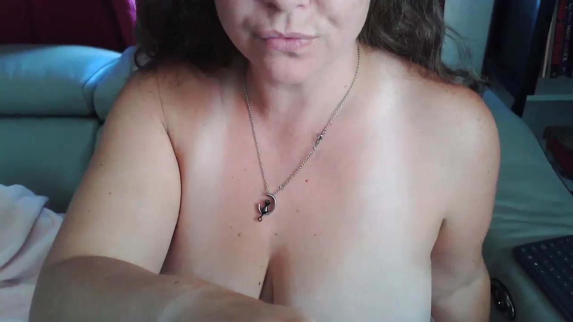 Gallery image thumbnail from Kylie_McFly's myfreecams stream on, 05/05/2025, 13:10 image 13 of 20