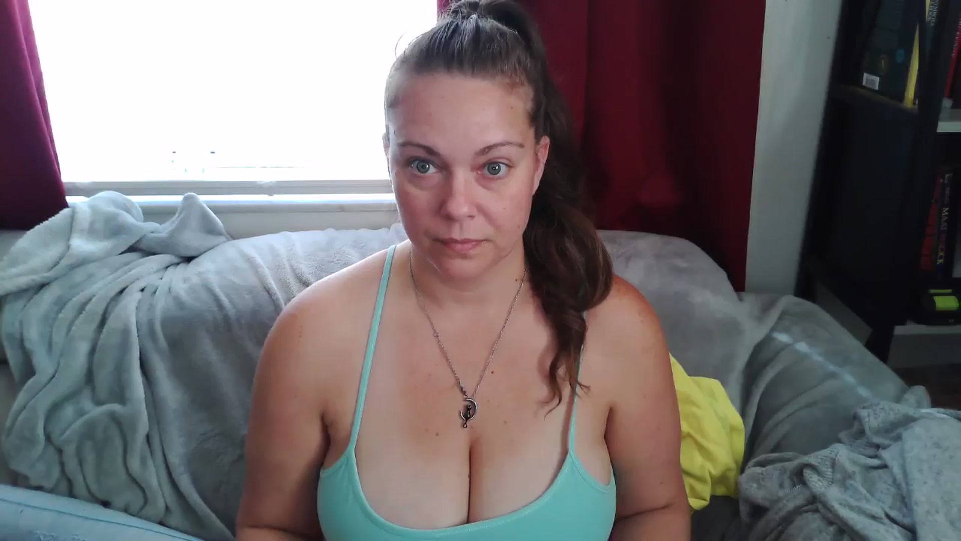 Gallery image thumbnail from Kylie_McFly's myfreecams stream on, 01/02/2026, 16:55 image 9 of 20