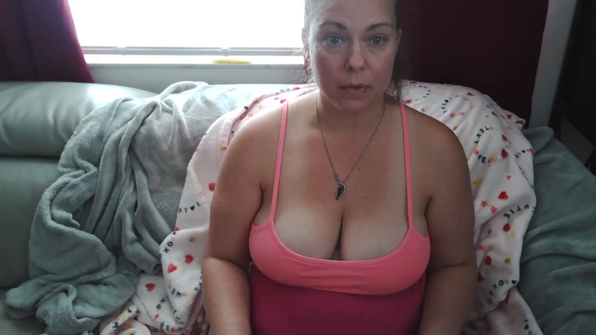 Gallery image thumbnail from Kylie_McFly's myfreecams stream on, 01/04/2026, 18:25 image 16 of 20