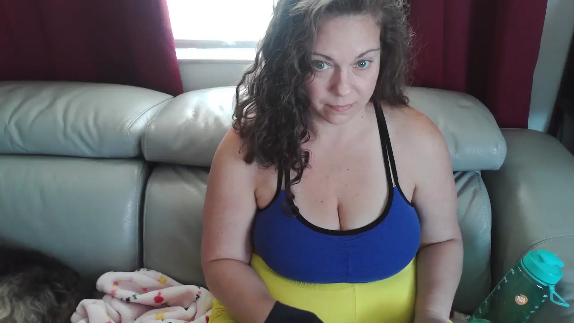 Gallery image thumbnail from Kylie_McFly's myfreecams stream on, 04/12/2026, 18:04 image 16 of 20