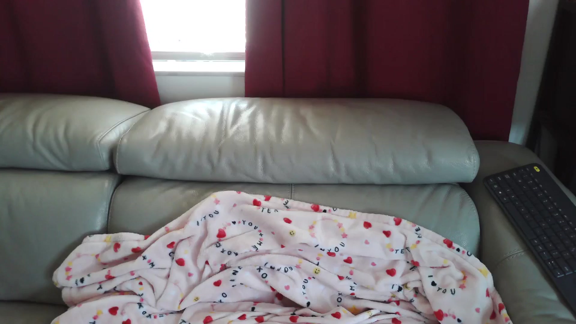 Gallery image thumbnail from Kylie_McFly's myfreecams stream on, 04/12/2026, 18:04 image 8 of 20