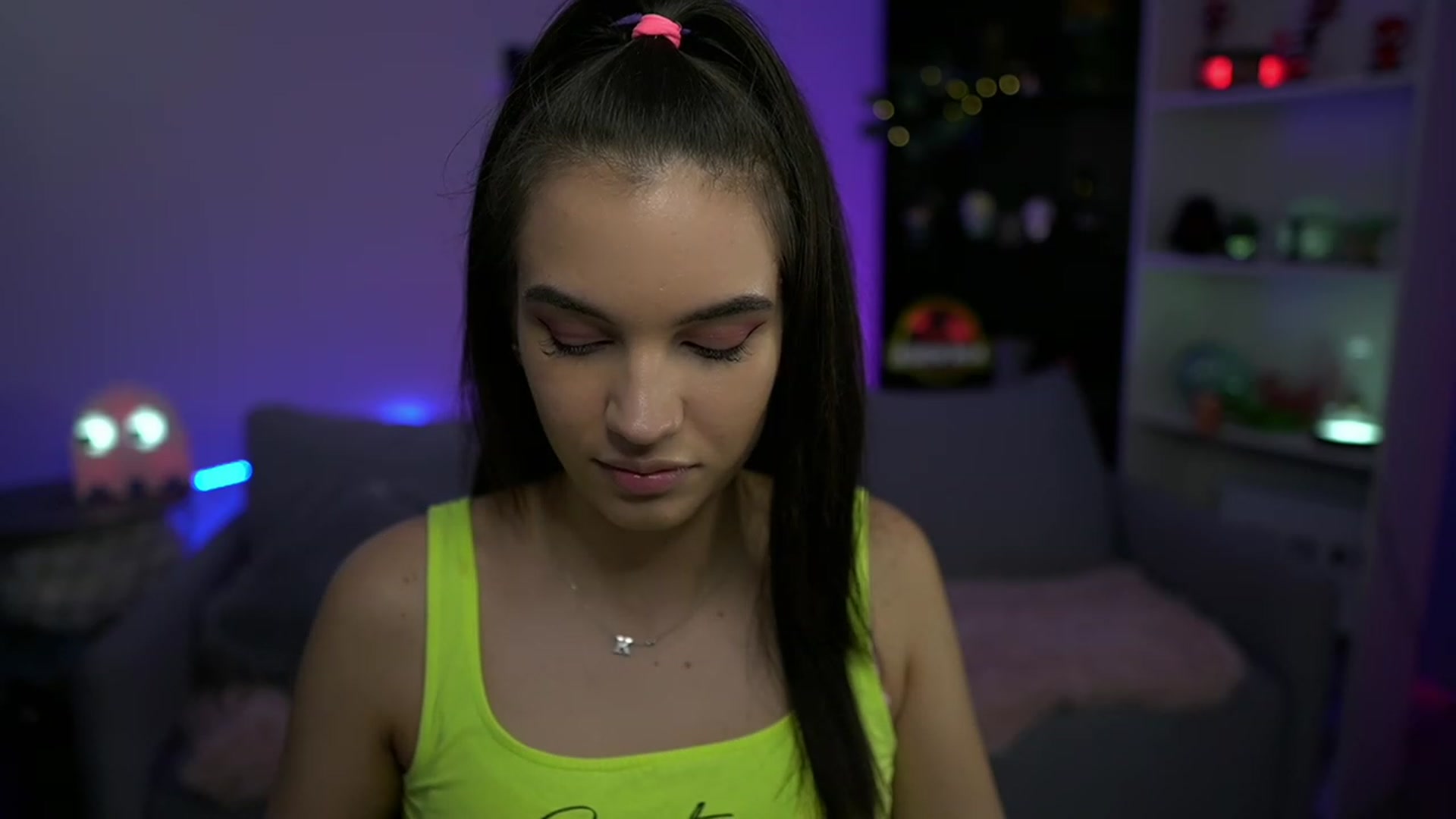 Gallery image thumbnail from Kylie_Quinn's myfreecams stream on, 11/17/2022, 02:27 image 14 of 20