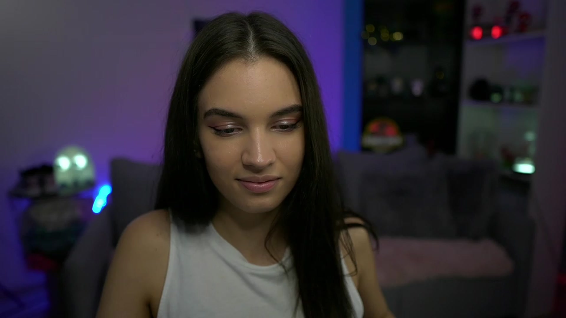 Gallery image thumbnail from Kylie_Quinn's myfreecams stream on, 11/18/2022, 21:01 image 19 of 20