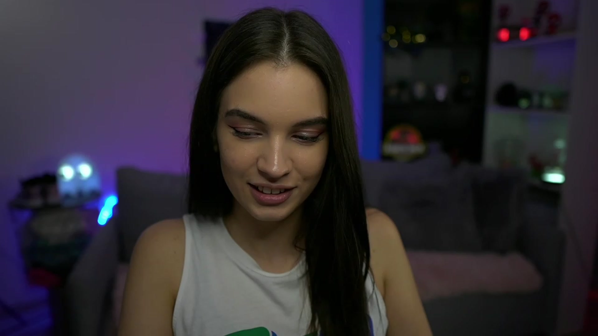 Gallery image thumbnail from Kylie_Quinn's myfreecams stream on, 11/18/2022, 21:01 image 17 of 20