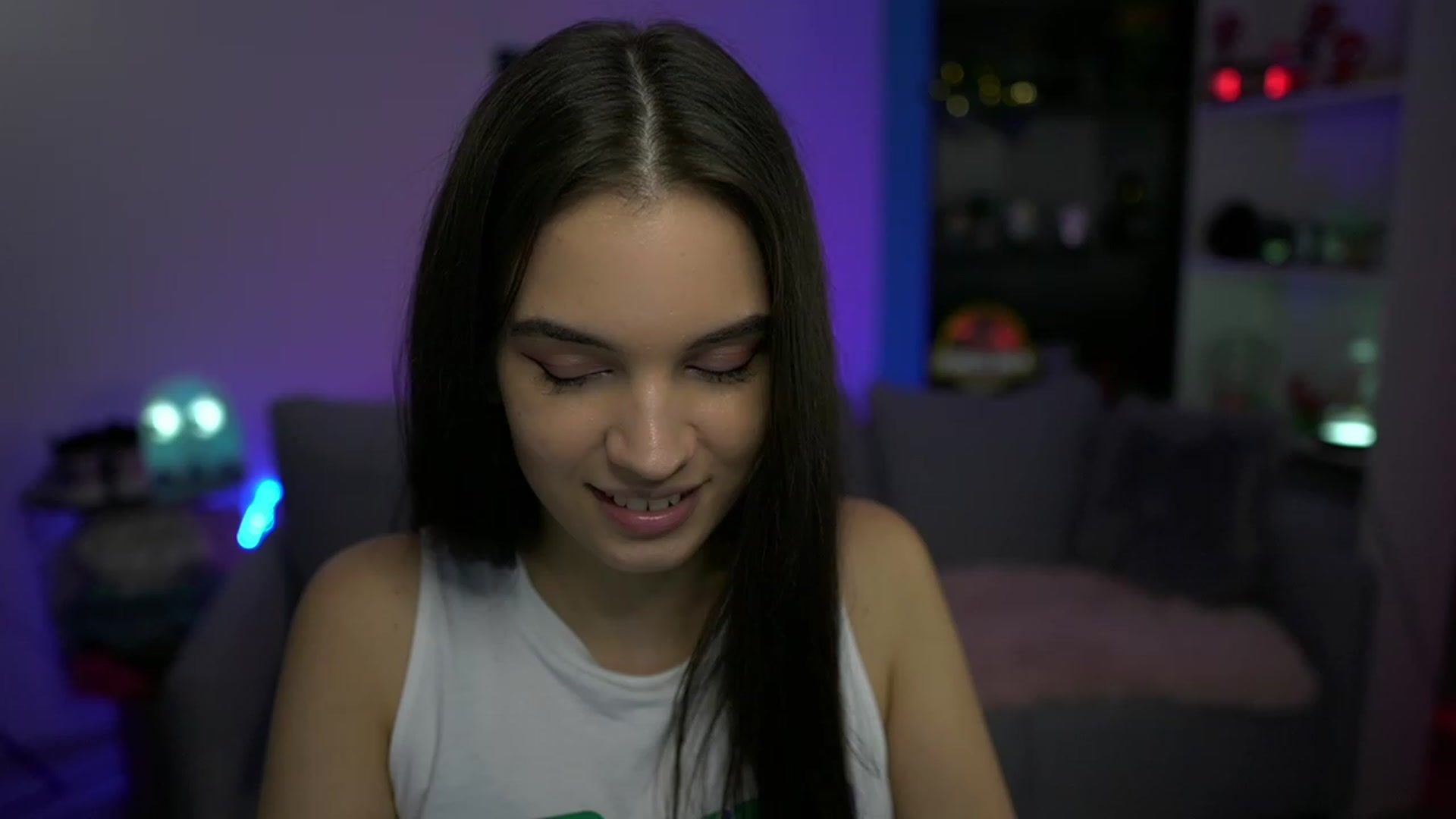 Gallery image thumbnail from Kylie_Quinn's myfreecams stream on, 11/18/2022, 22:36 image 13 of 20