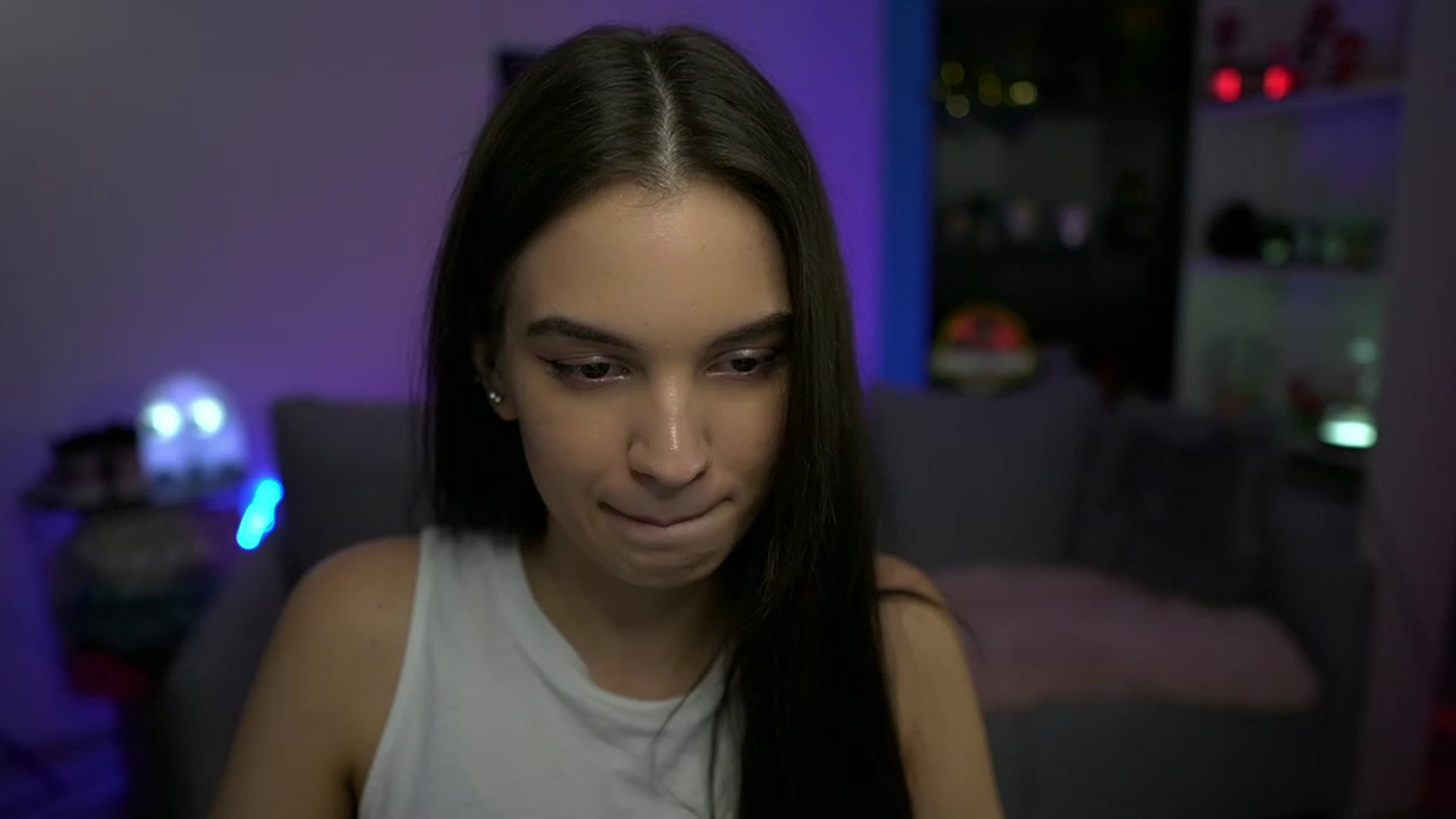 Gallery image thumbnail from Kylie_Quinn's myfreecams stream on, 11/18/2022, 22:36 image 15 of 20