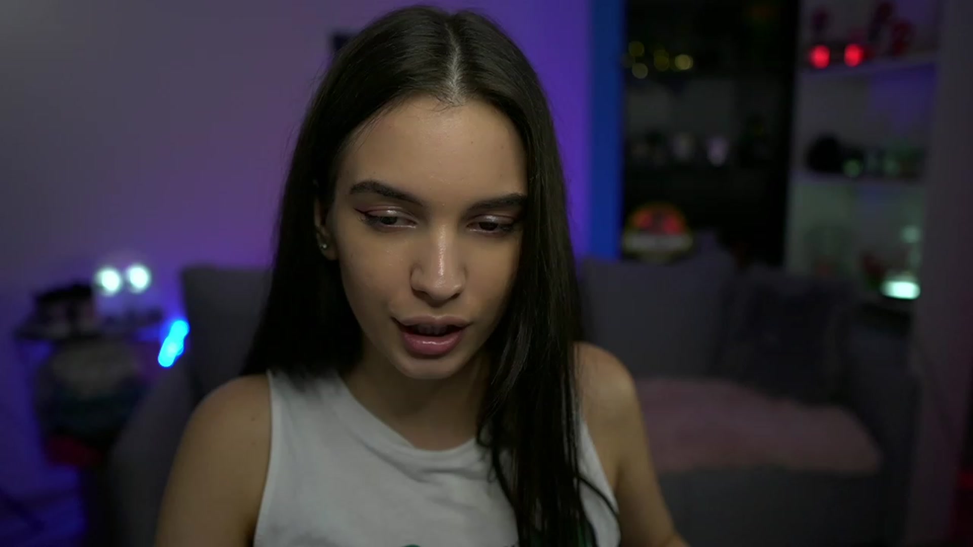 Gallery image thumbnail from Kylie_Quinn's myfreecams stream on, 11/18/2022, 22:36 image 17 of 20