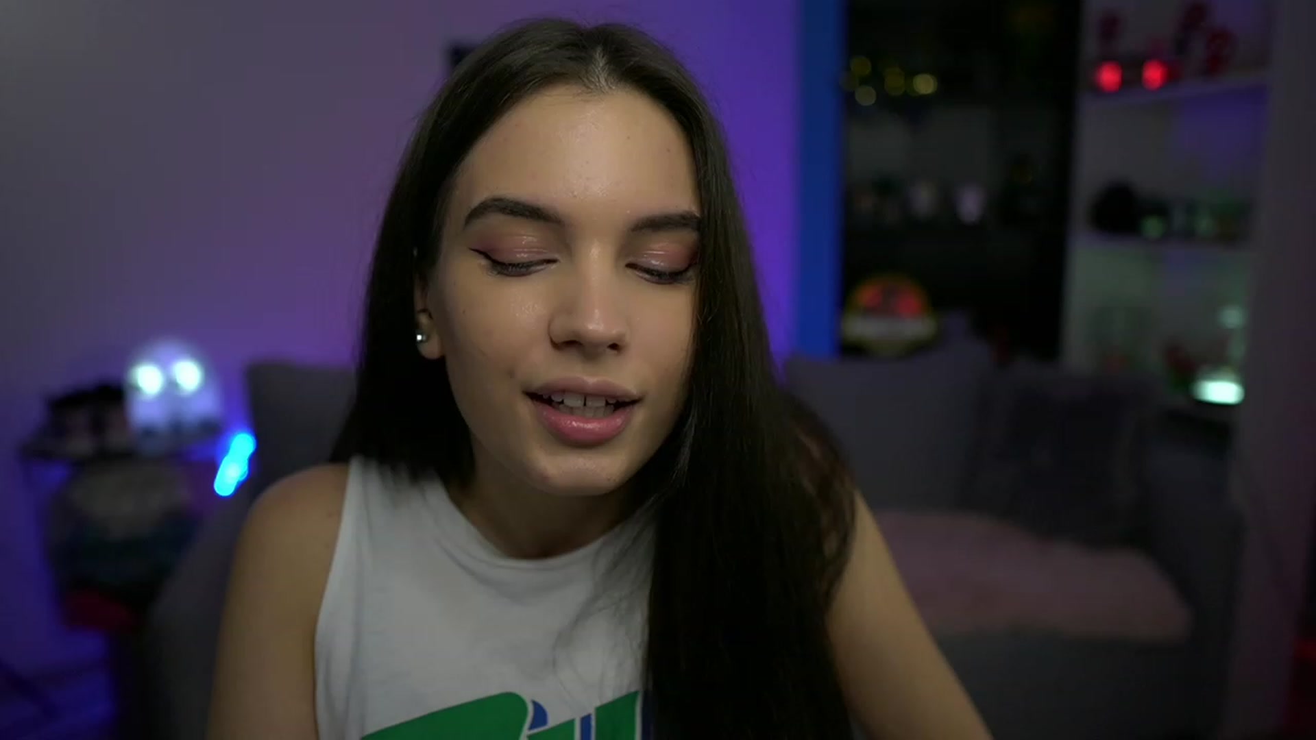 Gallery image thumbnail from Kylie_Quinn's myfreecams stream on, 11/18/2022, 23:14 image 9 of 20