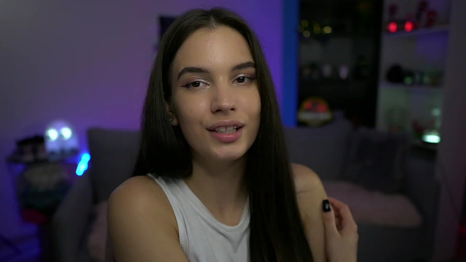 Gallery image thumbnail from Kylie_Quinn's myfreecams stream on, 11/18/2022, 23:14 image 5 of 20