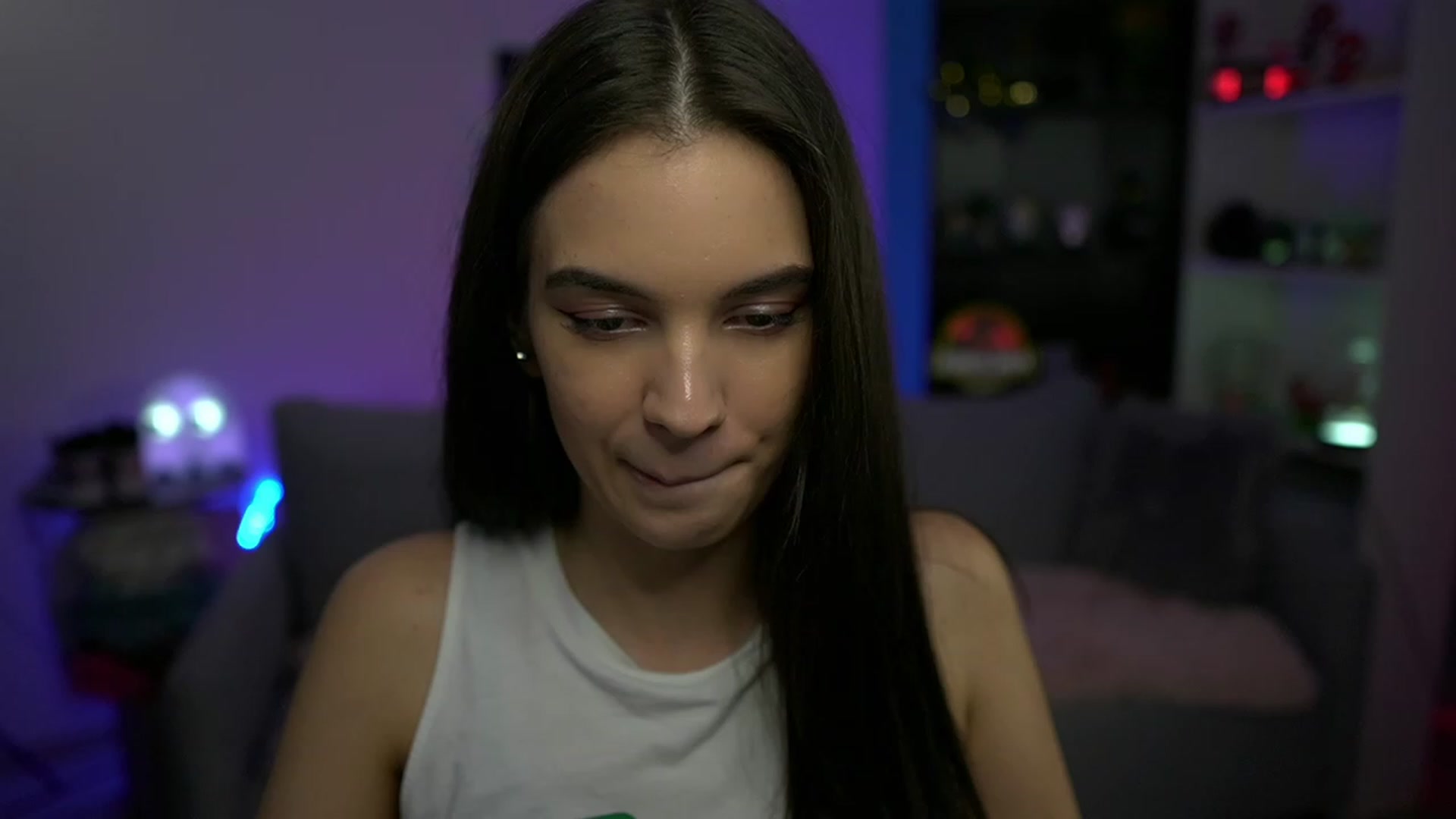 Gallery image thumbnail from Kylie_Quinn's myfreecams stream on, 11/18/2022, 23:14 image 2 of 20
