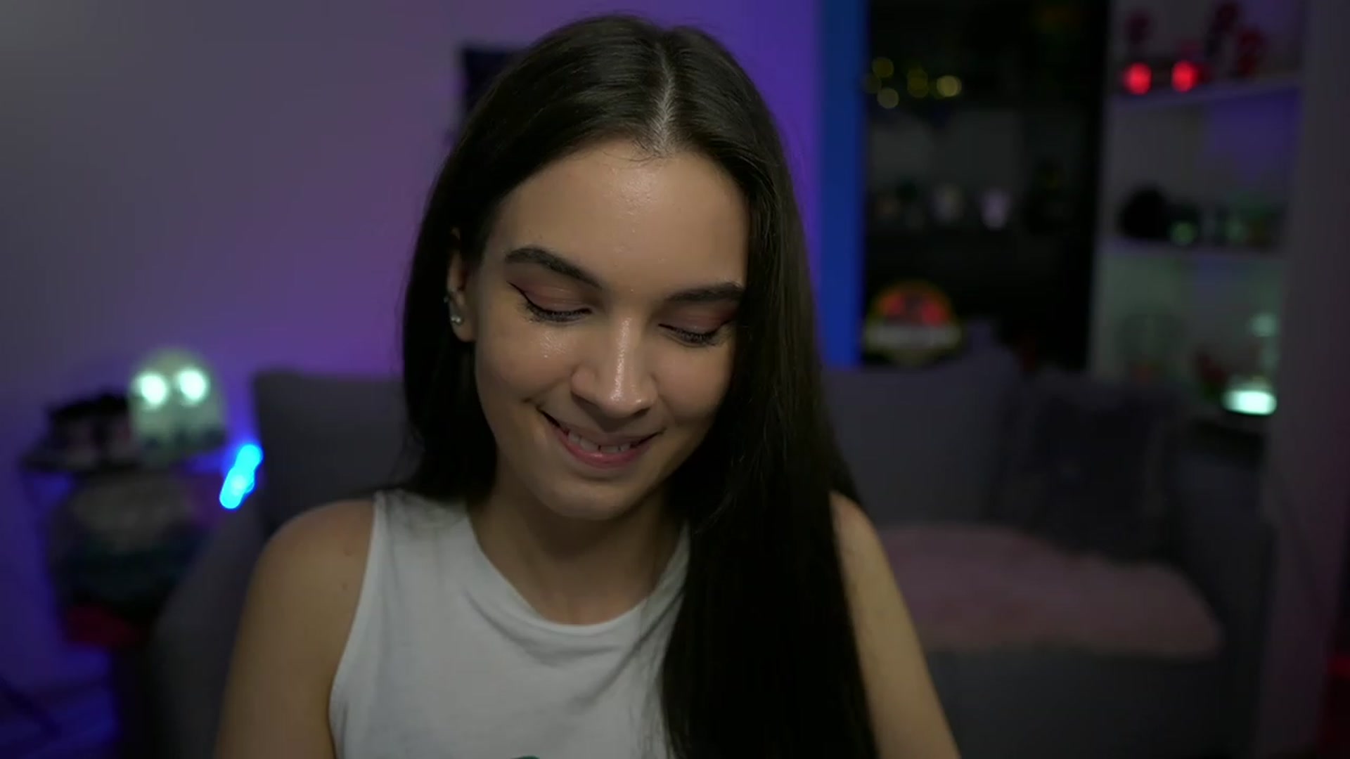 Gallery image thumbnail from Kylie_Quinn's myfreecams stream on, 11/18/2022, 23:14 image 10 of 20