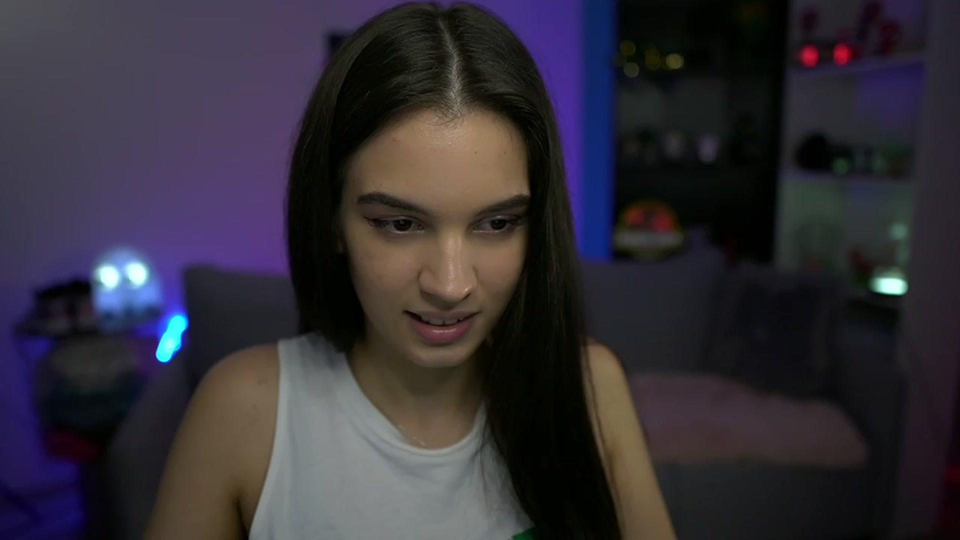 Gallery image thumbnail from Kylie_Quinn's myfreecams stream on, 11/19/2022, 24:02 image 18 of 20