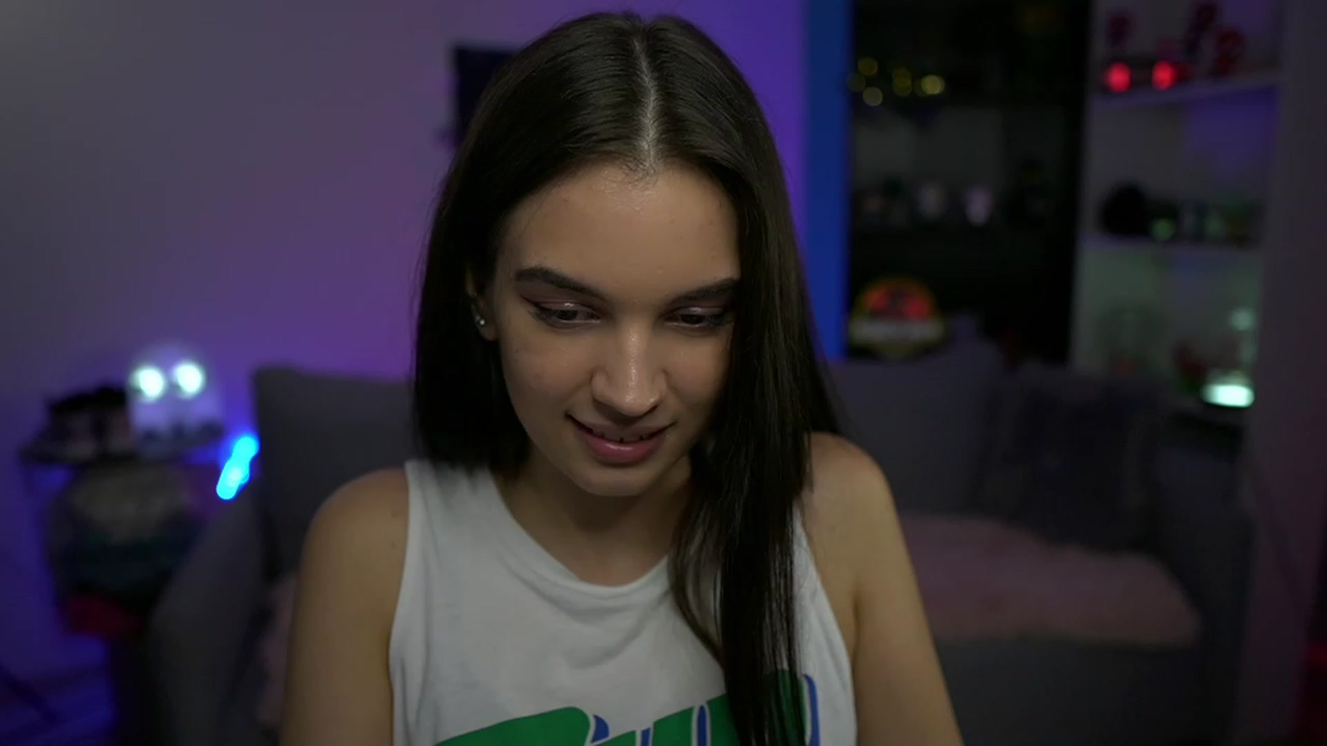 Gallery image thumbnail from Kylie_Quinn's myfreecams stream on, 11/19/2022, 24:24 image 12 of 20