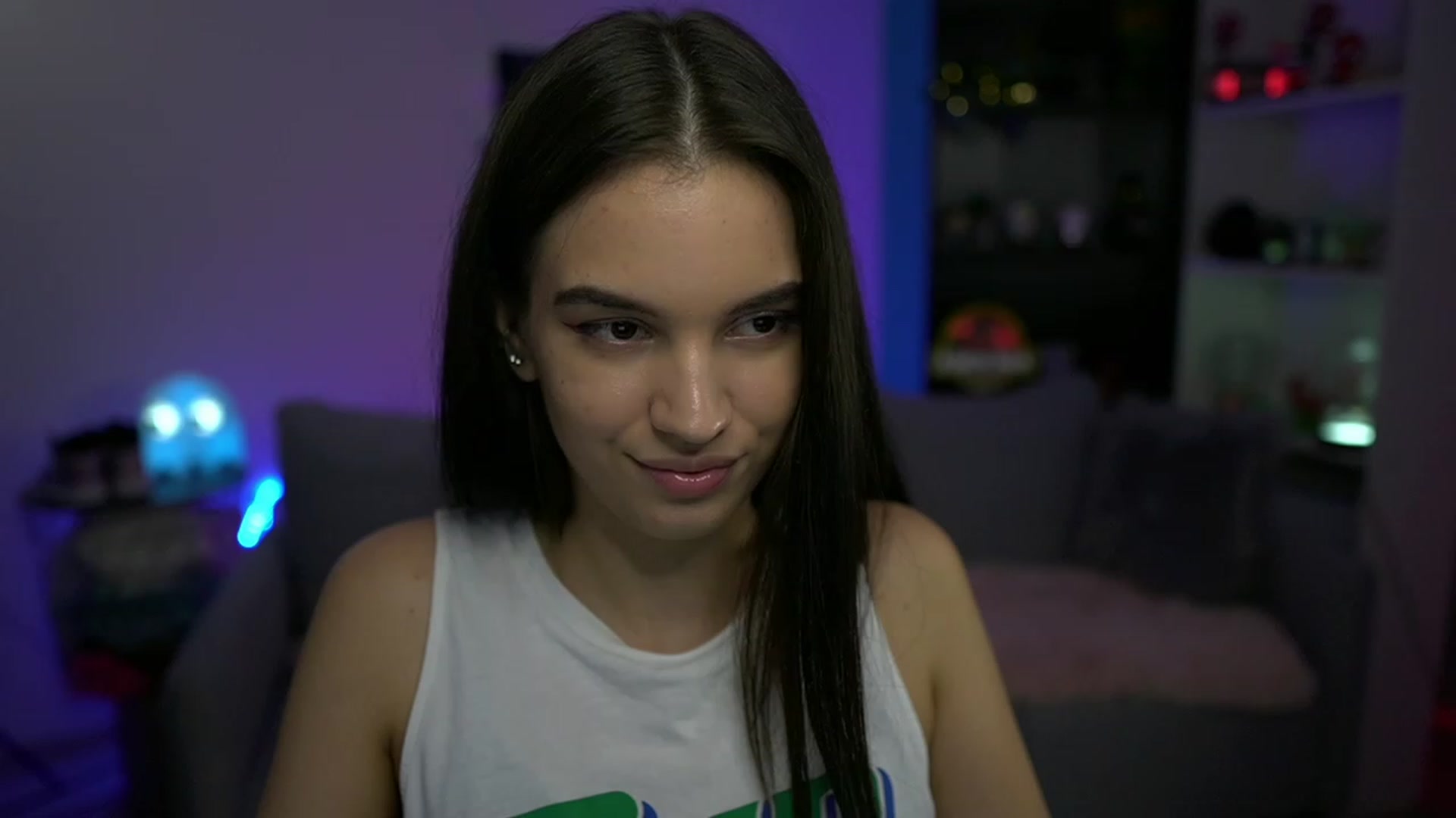 Gallery image thumbnail from Kylie_Quinn's myfreecams stream on, 11/19/2022, 24:24 image 13 of 20