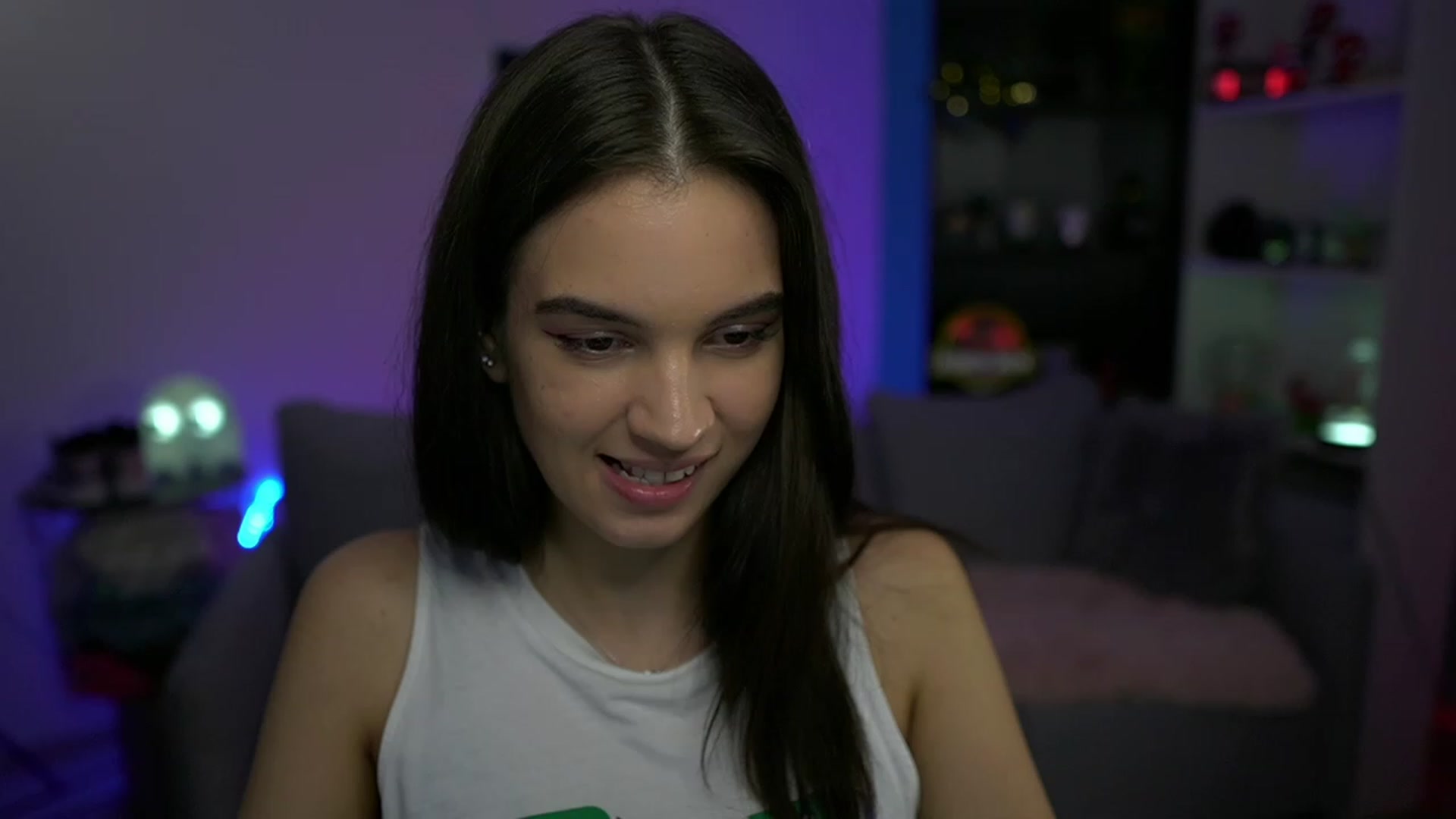 Gallery image thumbnail from Kylie_Quinn's myfreecams stream on, 11/19/2022, 24:24 image 15 of 20
