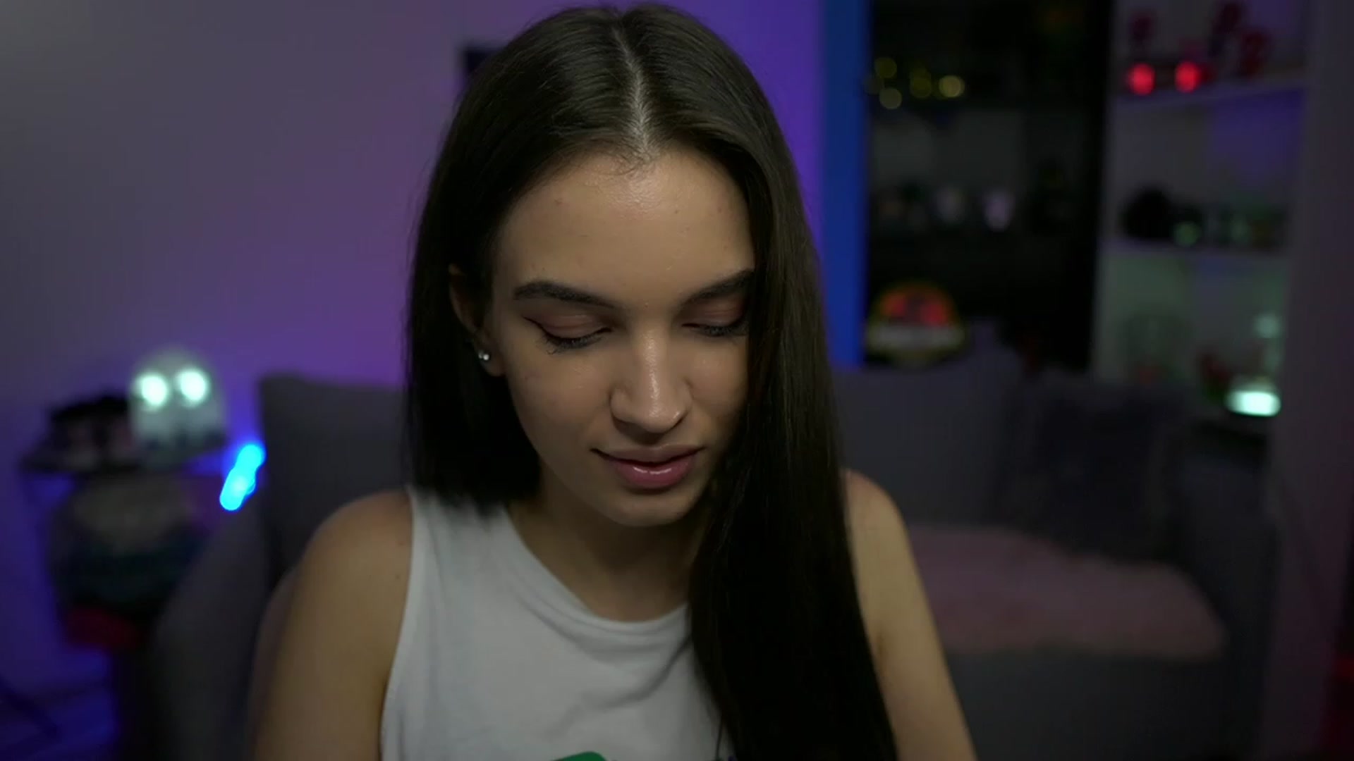 Gallery image thumbnail from Kylie_Quinn's myfreecams stream on, 11/19/2022, 24:24 image 2 of 20