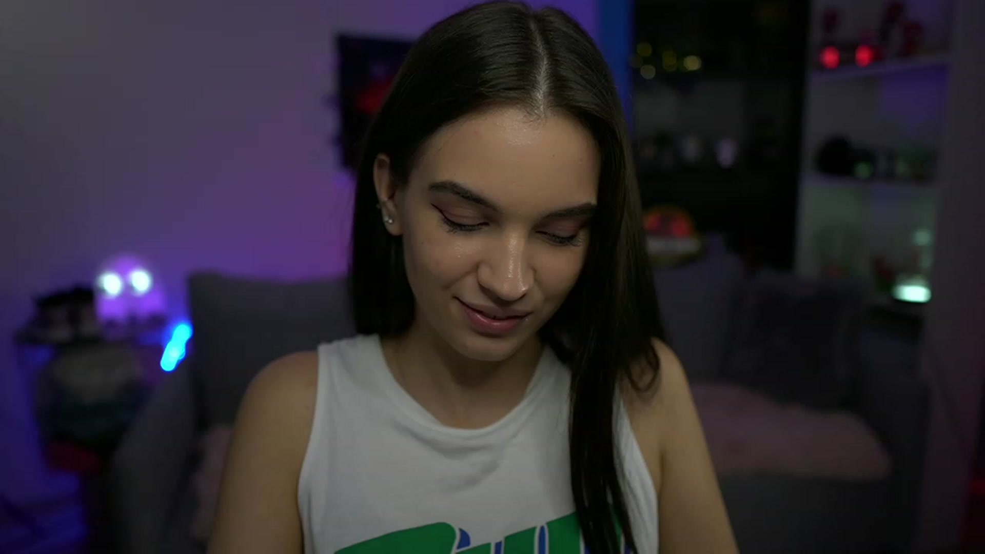Gallery image thumbnail from Kylie_Quinn's myfreecams stream on, 11/19/2022, 24:24 image 11 of 20