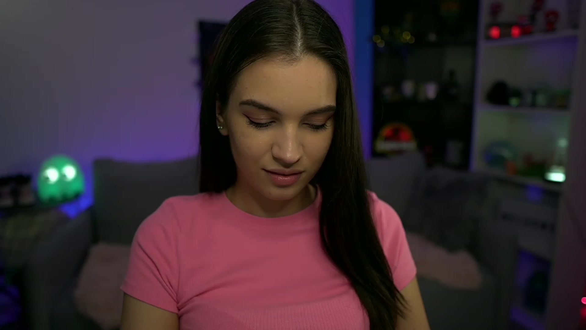 Gallery image thumbnail from Kylie_Quinn's myfreecams stream on, 11/20/2022, 22:02 image 2 of 20