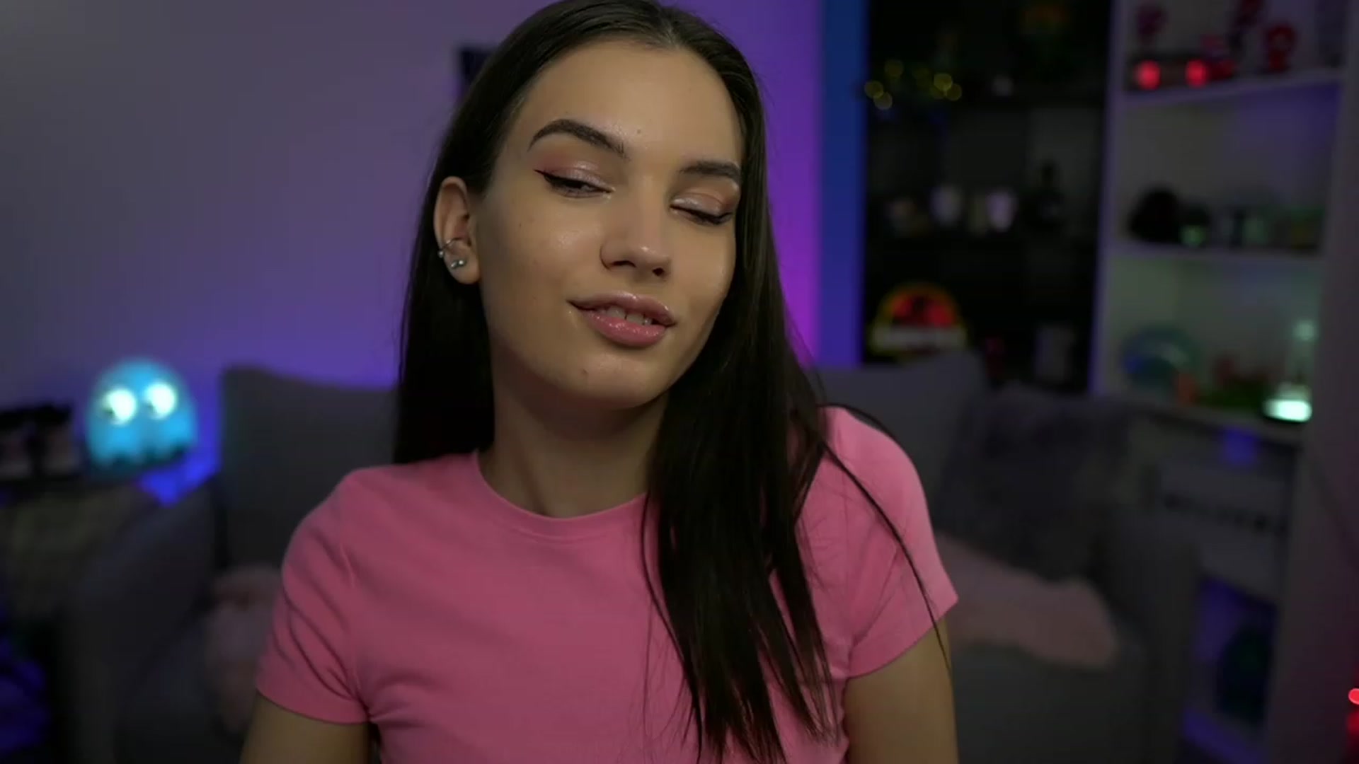 Gallery image thumbnail from Kylie_Quinn's myfreecams stream on, 11/20/2022, 22:02 image 12 of 20