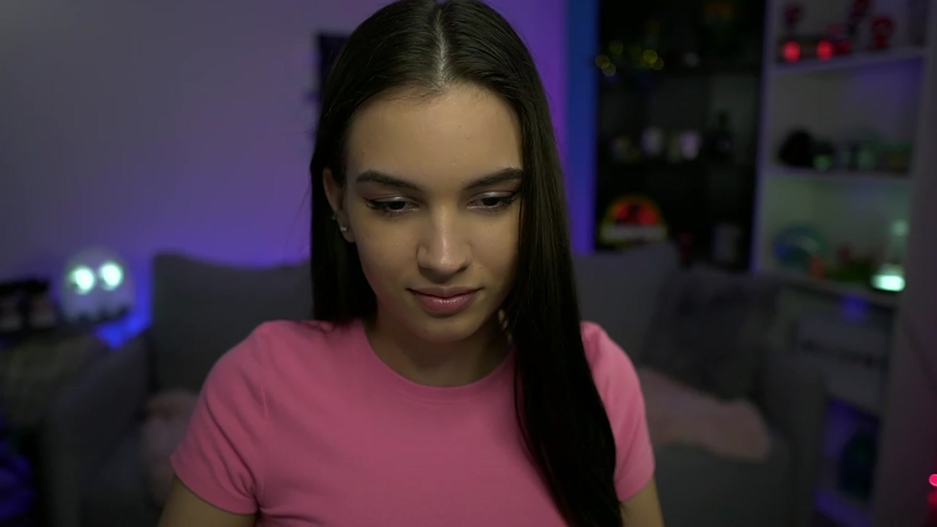 Gallery image thumbnail from Kylie_Quinn's myfreecams stream on, 11/20/2022, 22:02 image 11 of 20