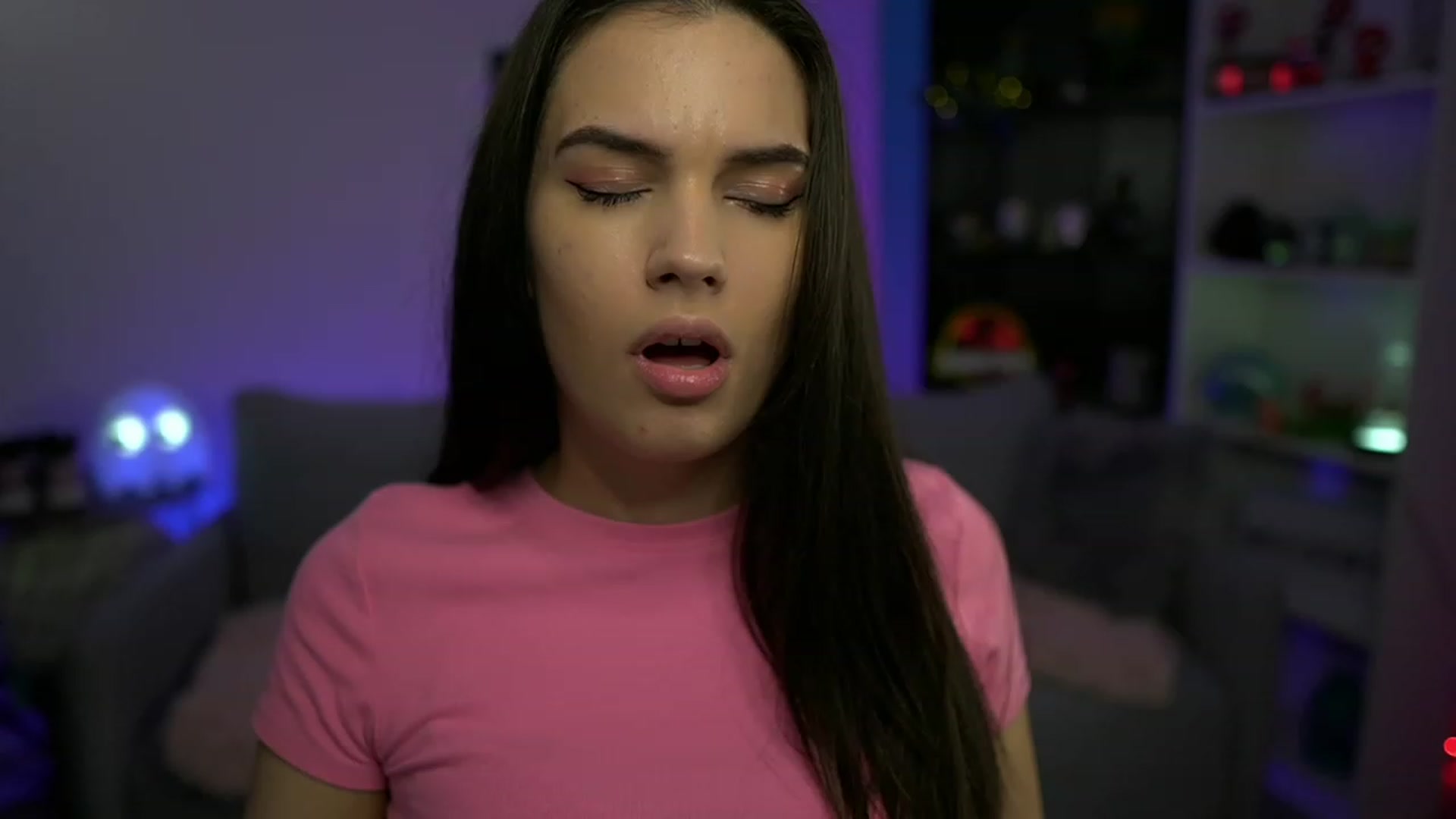 Gallery image thumbnail from Kylie_Quinn's myfreecams stream on, 11/20/2022, 22:51 image 9 of 20