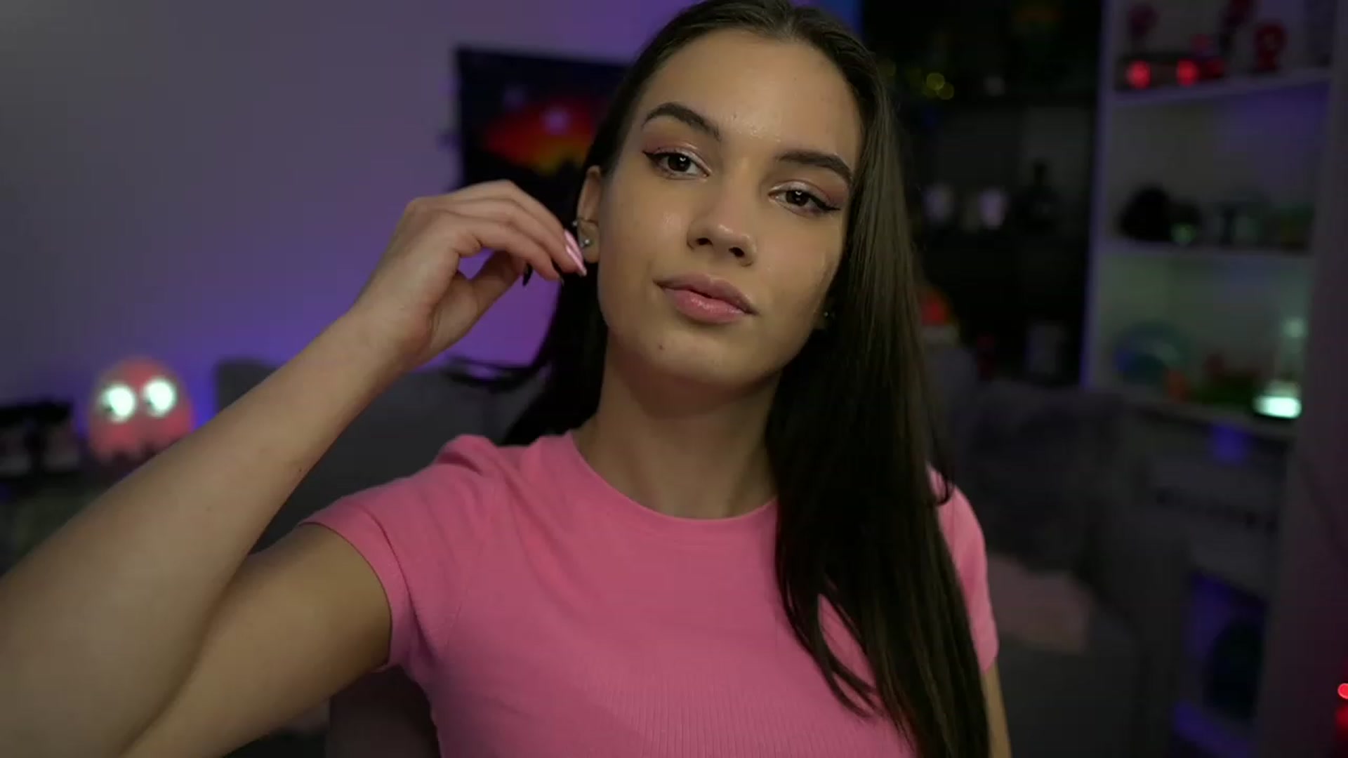 Gallery image thumbnail from Kylie_Quinn's myfreecams stream on, 11/20/2022, 22:51 image 5 of 20