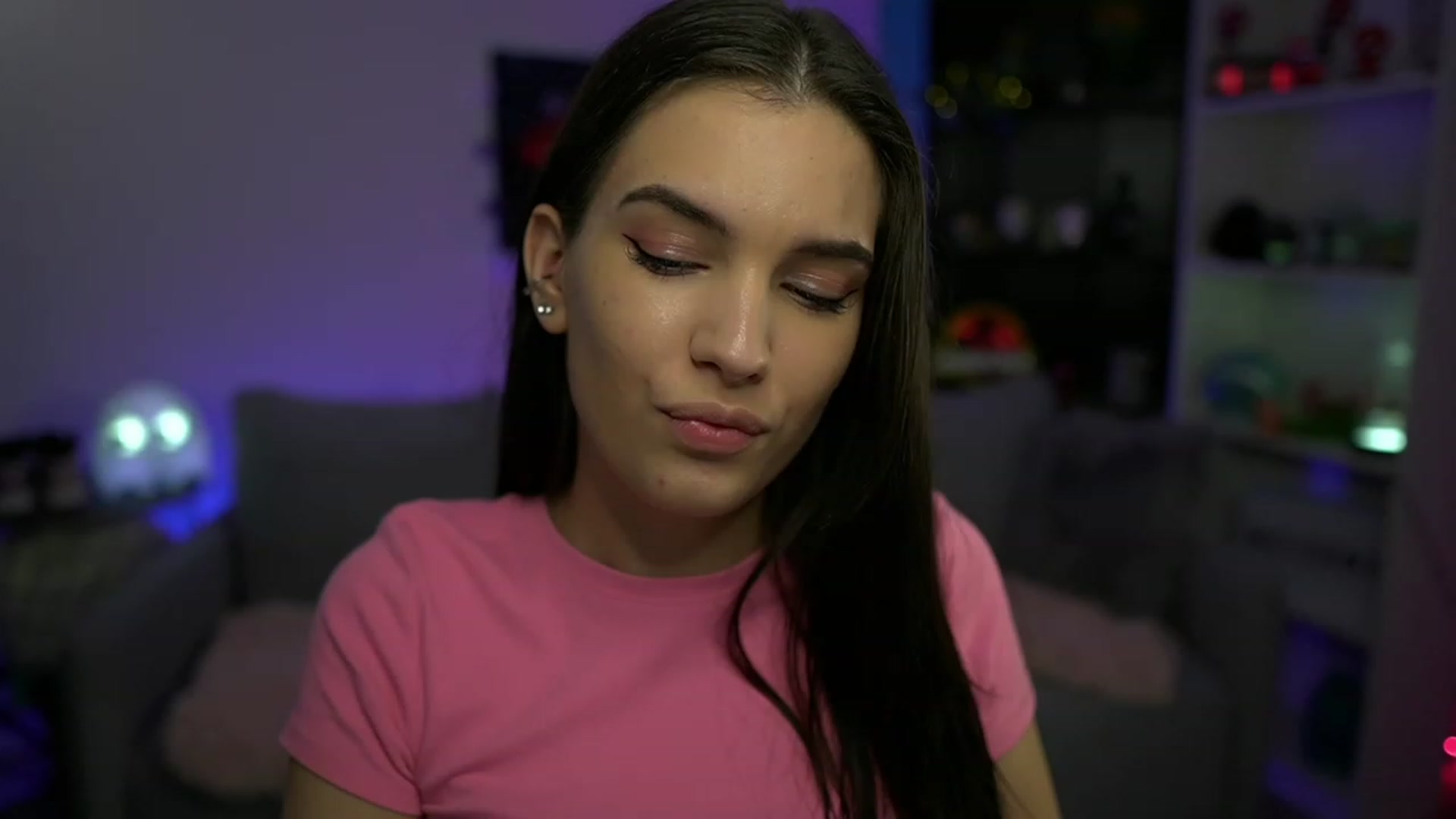 Gallery image thumbnail from Kylie_Quinn's myfreecams stream on, 11/20/2022, 22:51 image 10 of 20