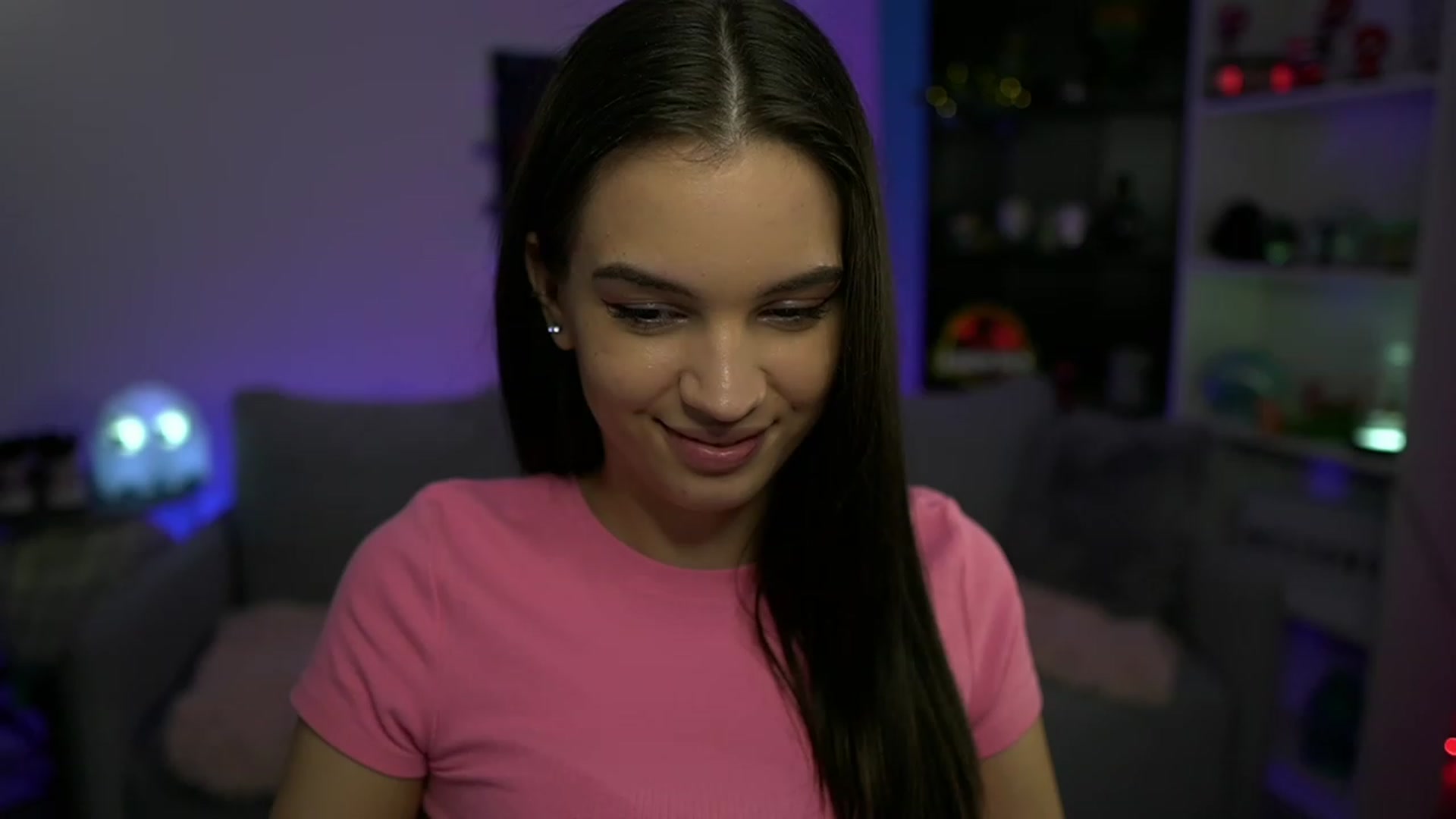Gallery image thumbnail from Kylie_Quinn's myfreecams stream on, 11/20/2022, 22:51 image 6 of 20