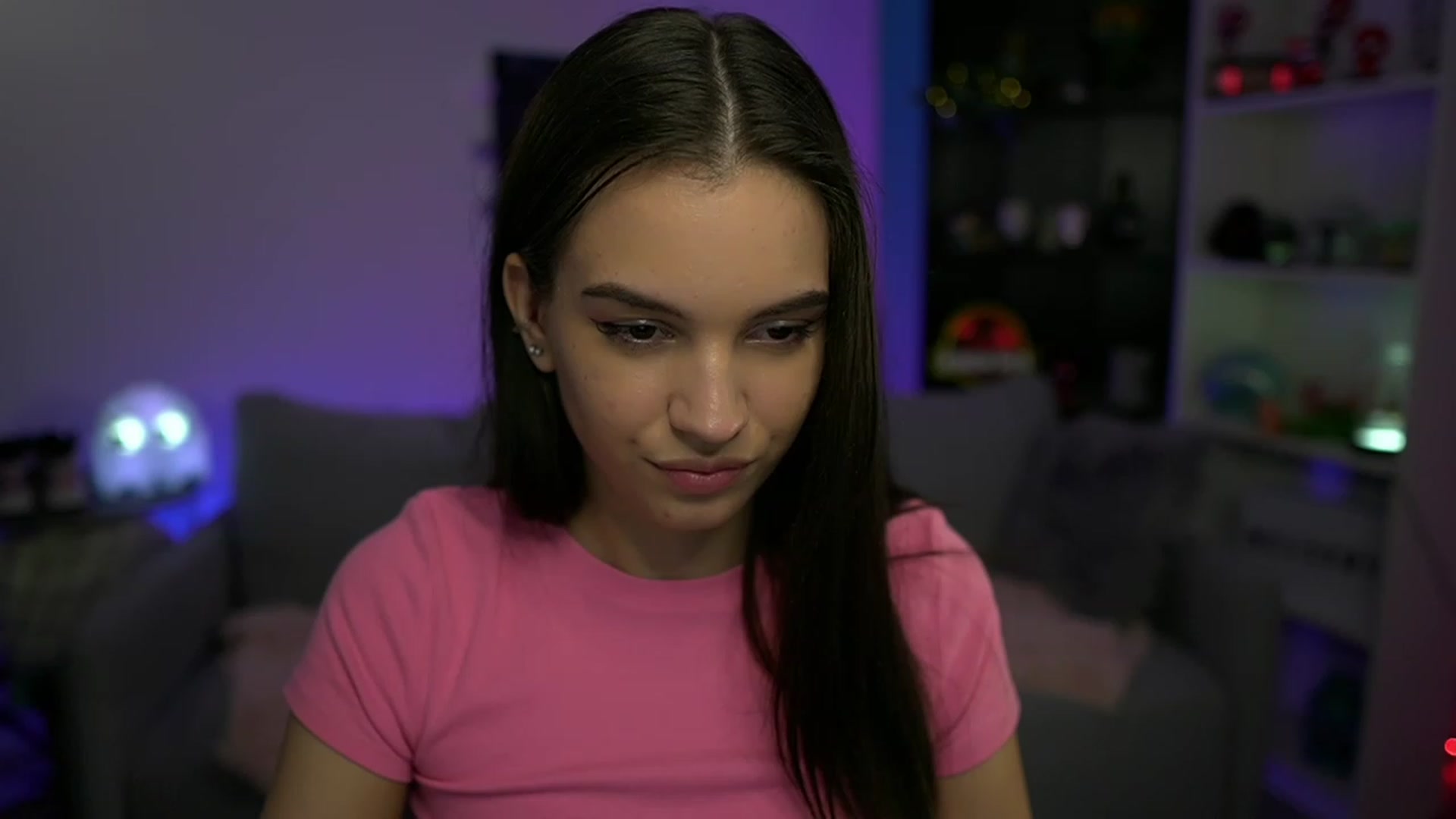 Gallery image thumbnail from Kylie_Quinn's myfreecams stream on, 11/21/2022, 24:36 image 6 of 20