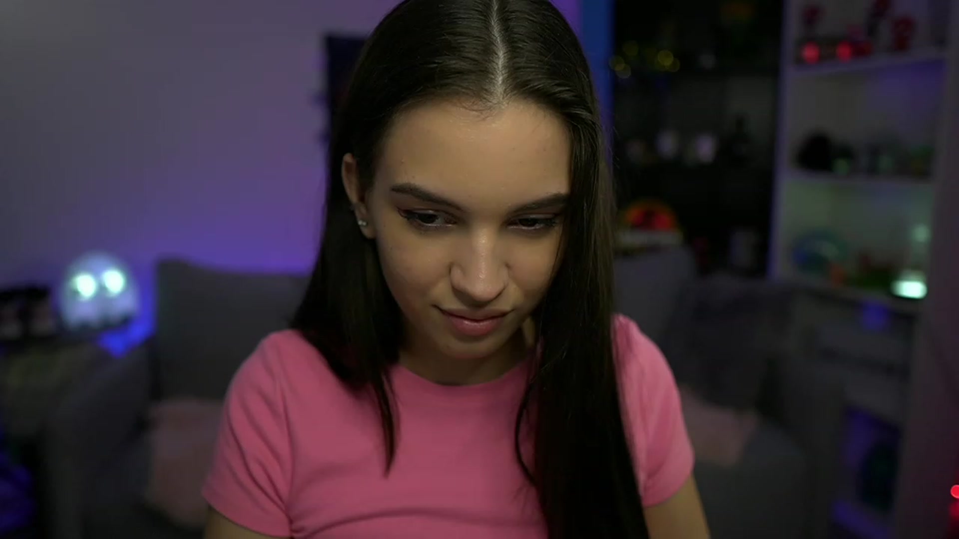 Gallery image thumbnail from Kylie_Quinn's myfreecams stream on, 11/21/2022, 24:36 image 20 of 20