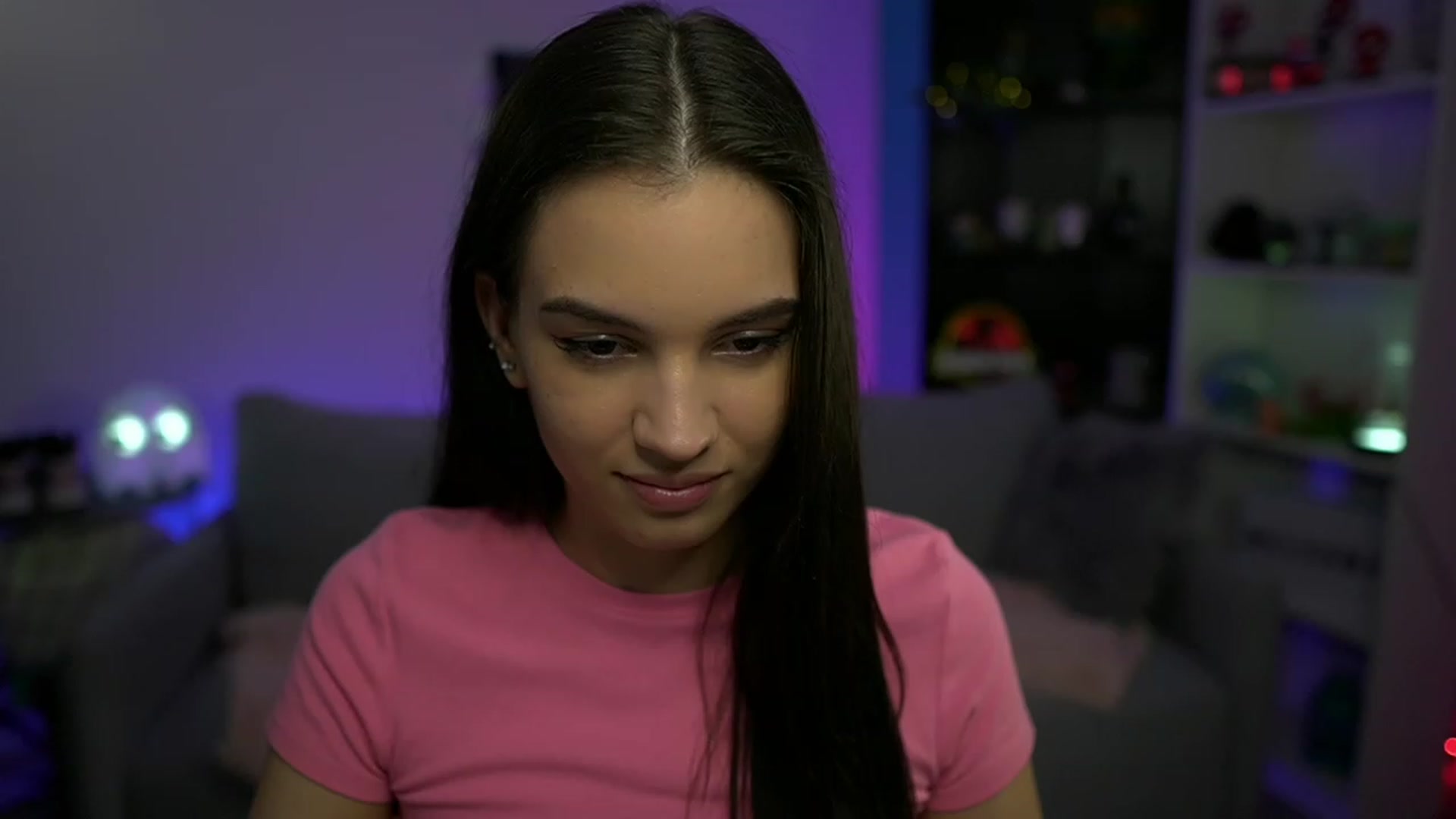 Gallery image thumbnail from Kylie_Quinn's myfreecams stream on, 11/21/2022, 24:36 image 12 of 20