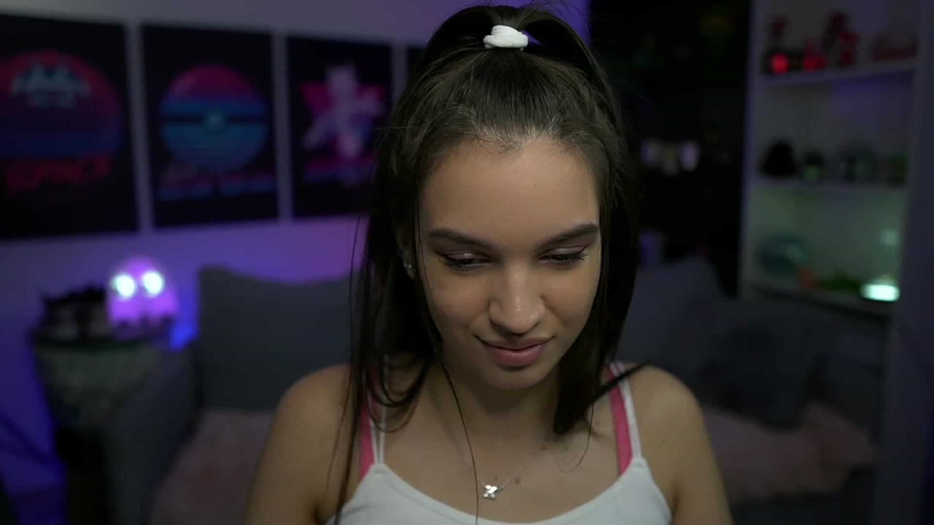 Gallery image thumbnail from Kylie_Quinn's myfreecams stream on, 11/22/2022, 20:46 image 15 of 20