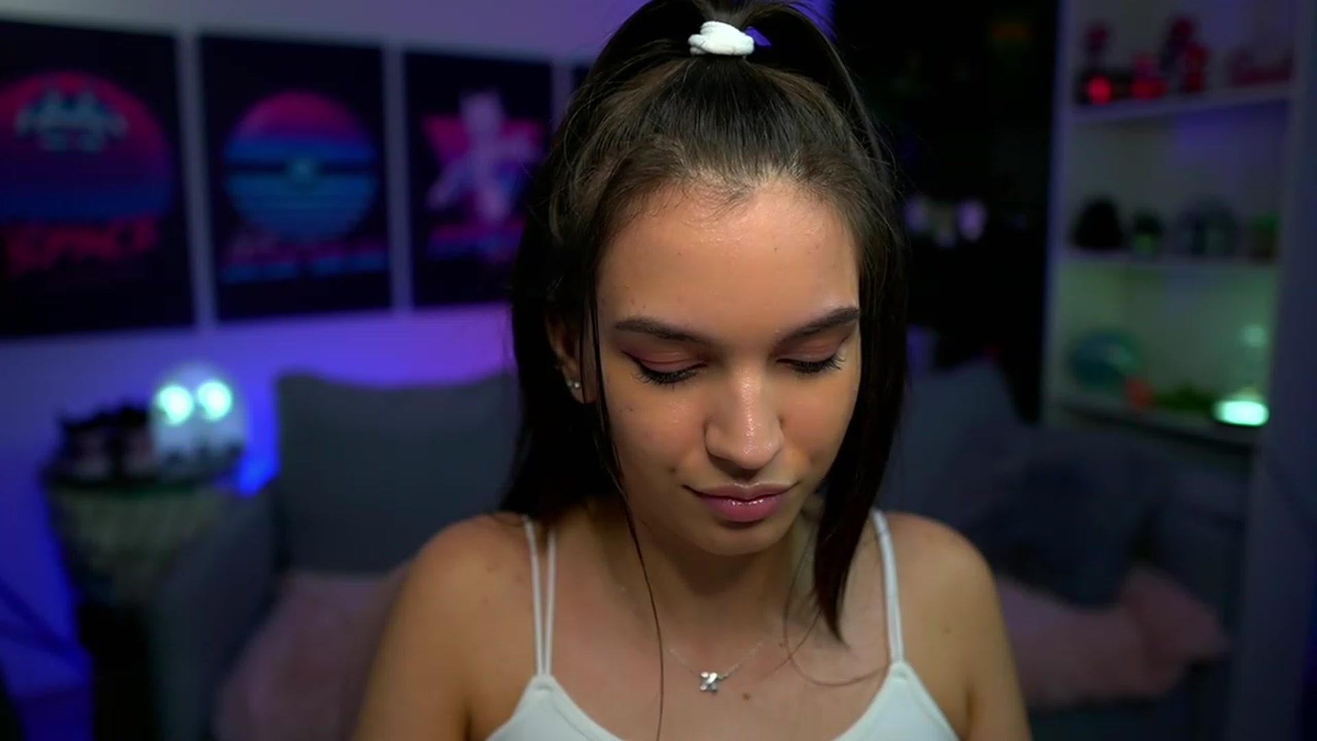 Gallery image thumbnail from Kylie_Quinn's myfreecams stream on, 11/23/2022, 24:15 image 17 of 20
