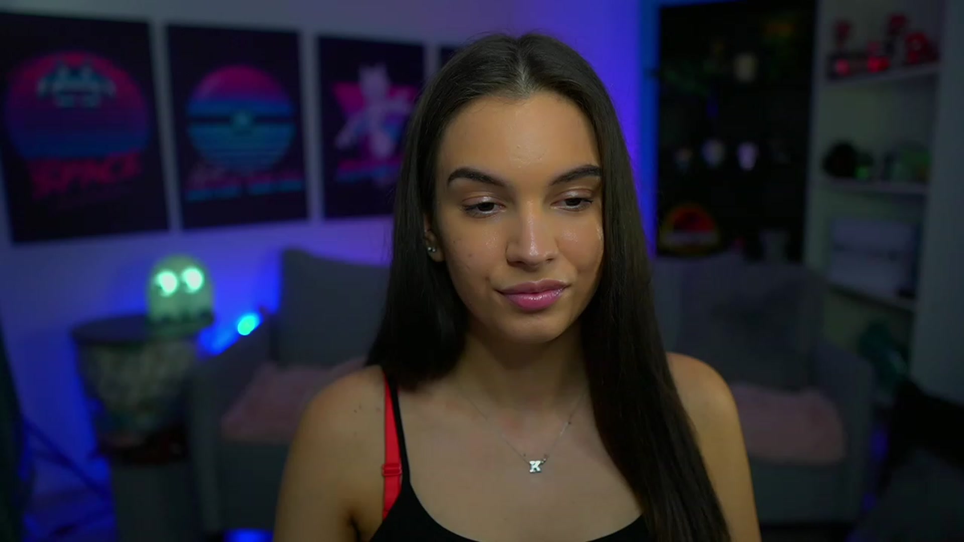 Gallery image thumbnail from Kylie_Quinn's myfreecams stream on, 11/23/2022, 21:30 image 15 of 20