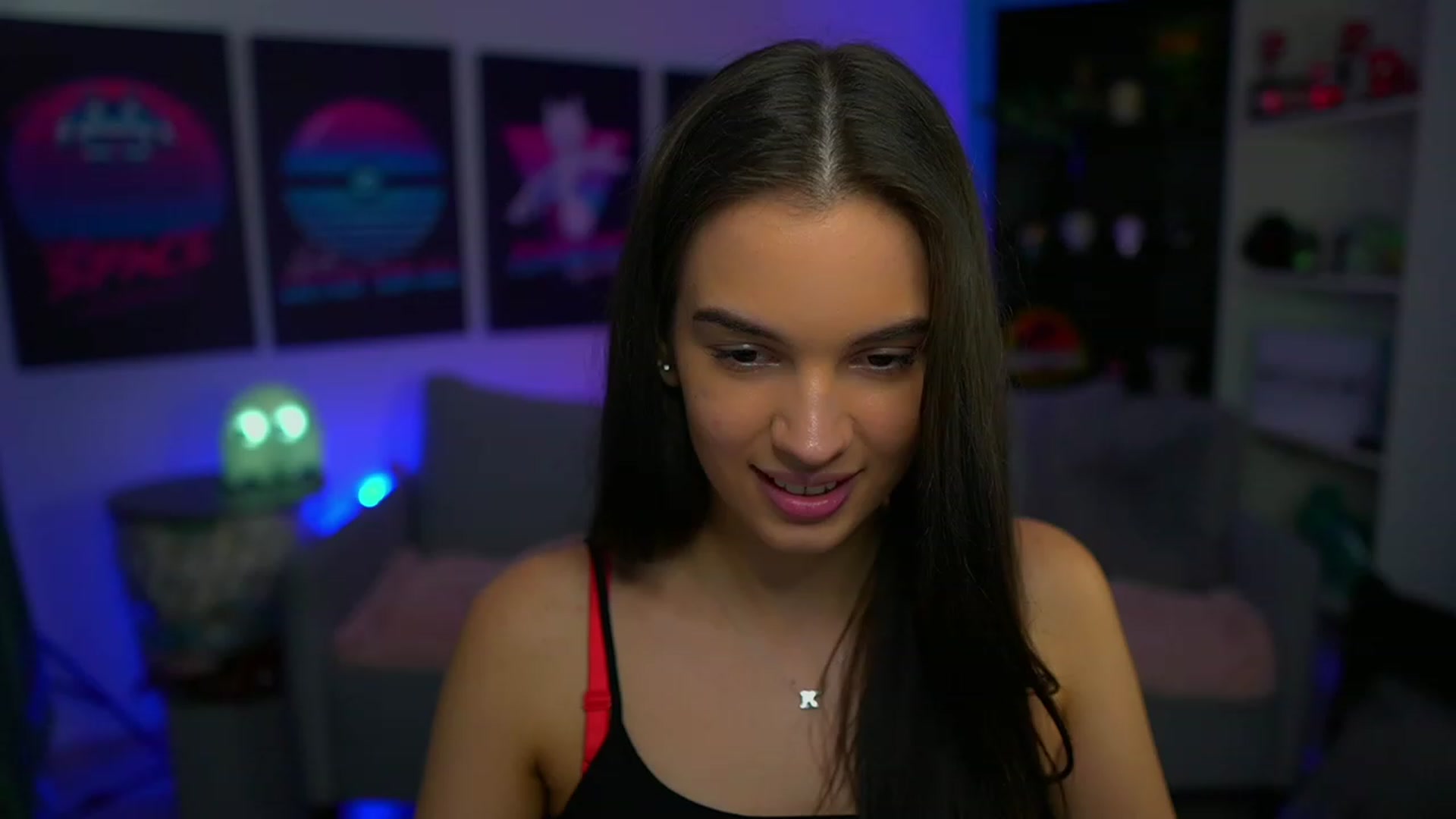Gallery image thumbnail from Kylie_Quinn's myfreecams stream on, 11/23/2022, 21:30 image 14 of 20