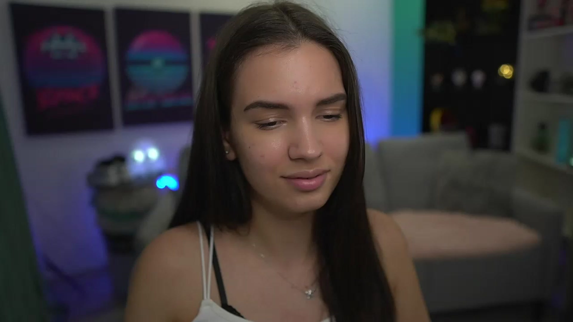 Gallery image thumbnail from Kylie_Quinn's myfreecams stream on, 11/28/2022, 20:42 image 17 of 20