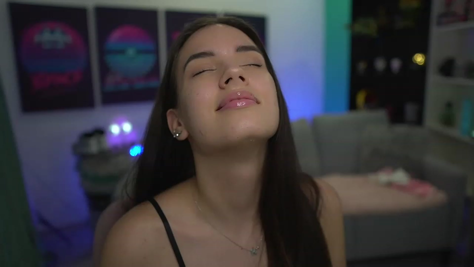 Gallery image thumbnail from Kylie_Quinn's myfreecams stream on, 11/28/2022, 23:24 image 1 of 20