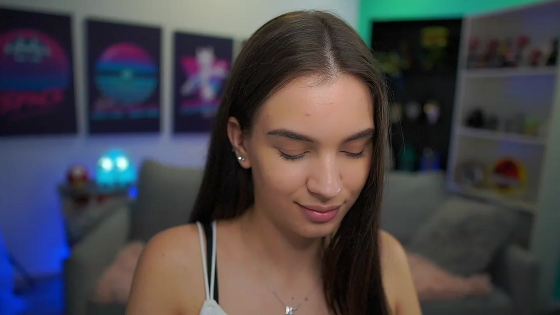 Gallery image thumbnail from Kylie_Quinn's myfreecams stream on, 12/06/2022, 18:07 image 14 of 20