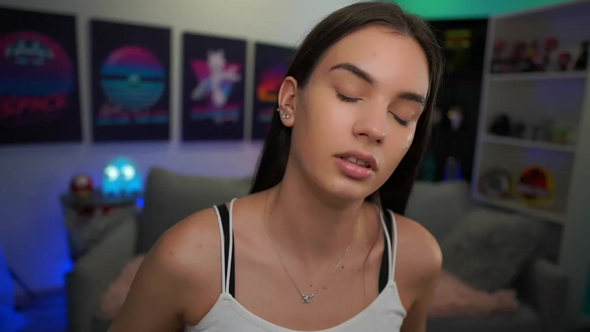 Gallery image thumbnail from Kylie_Quinn's myfreecams stream on, 12/06/2022, 18:07 image 13 of 20