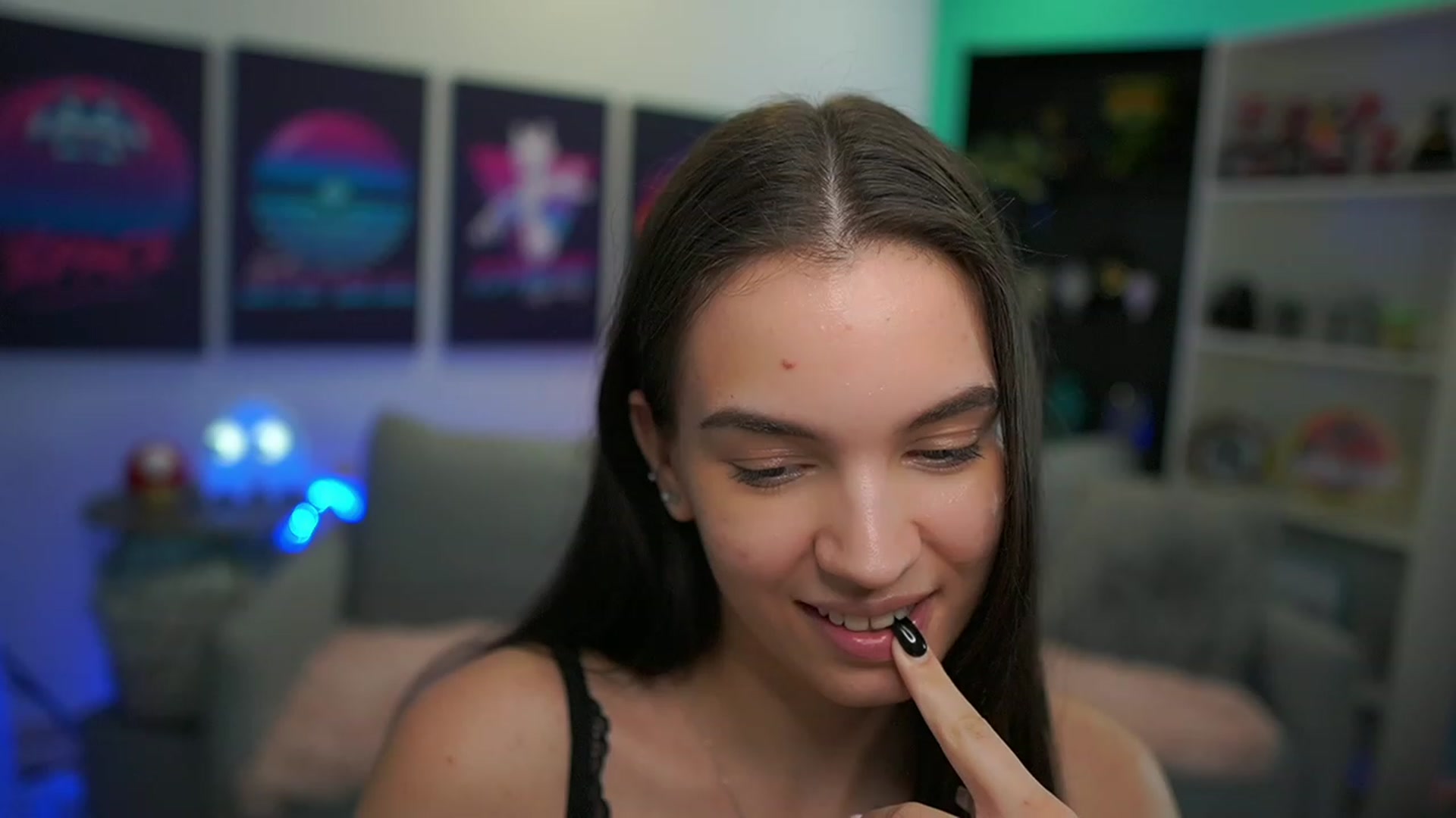 Gallery image thumbnail from Kylie_Quinn's myfreecams stream on, 12/07/2022, 22:34 image 14 of 20