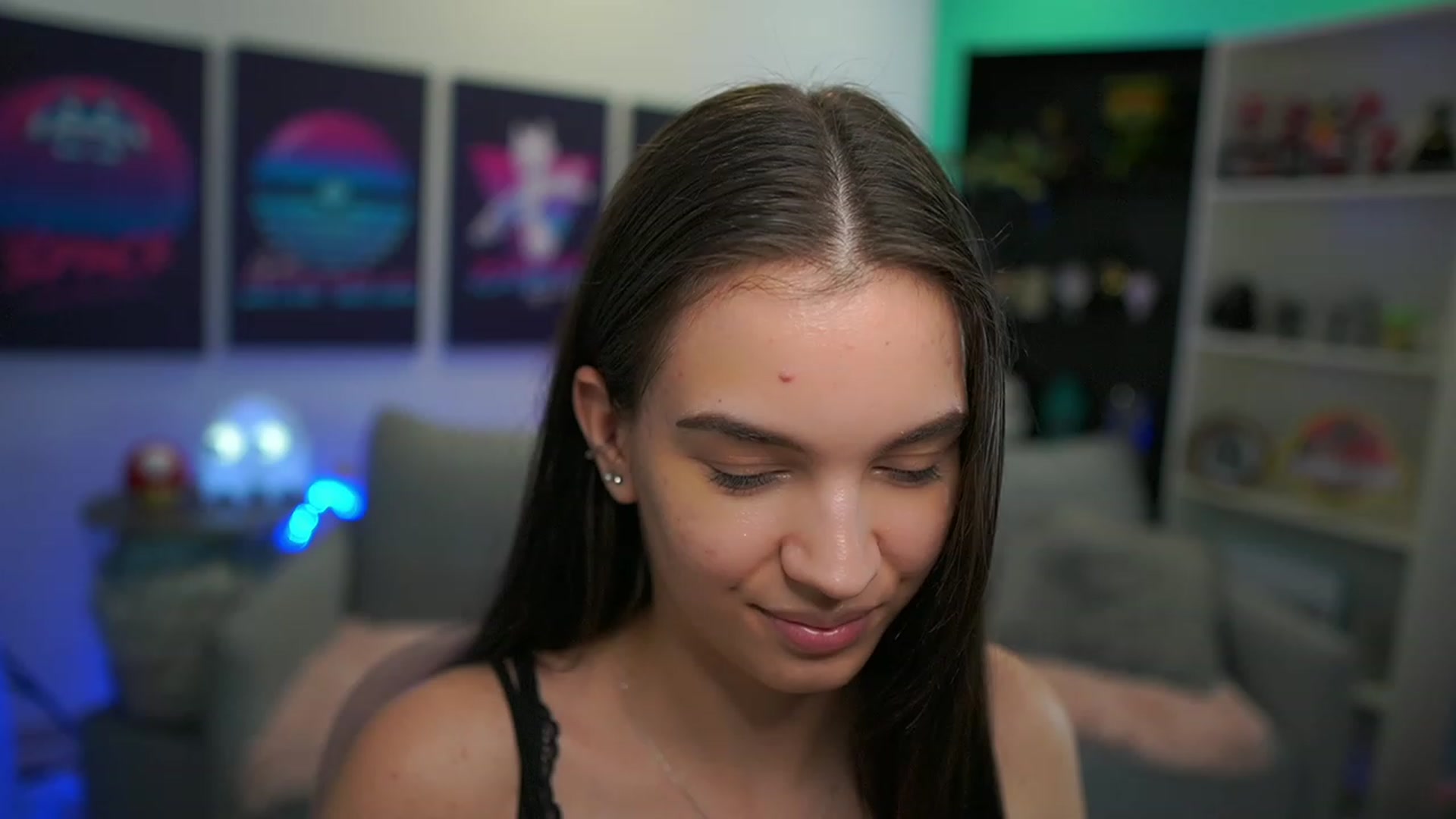 Gallery image thumbnail from Kylie_Quinn's myfreecams stream on, 12/08/2022, 24:05 image 14 of 20