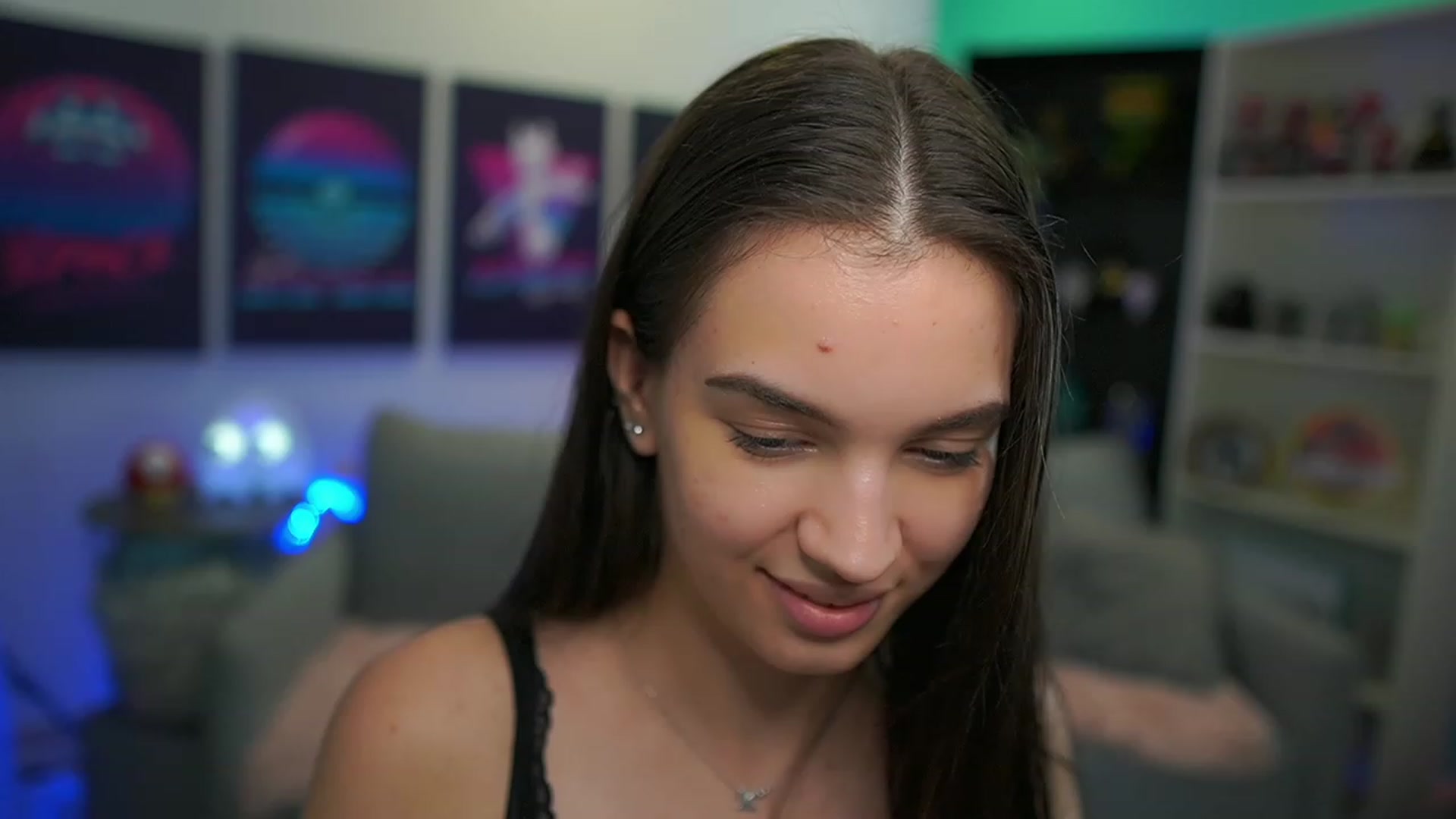 Gallery image thumbnail from Kylie_Quinn's myfreecams stream on, 12/08/2022, 24:05 image 4 of 20