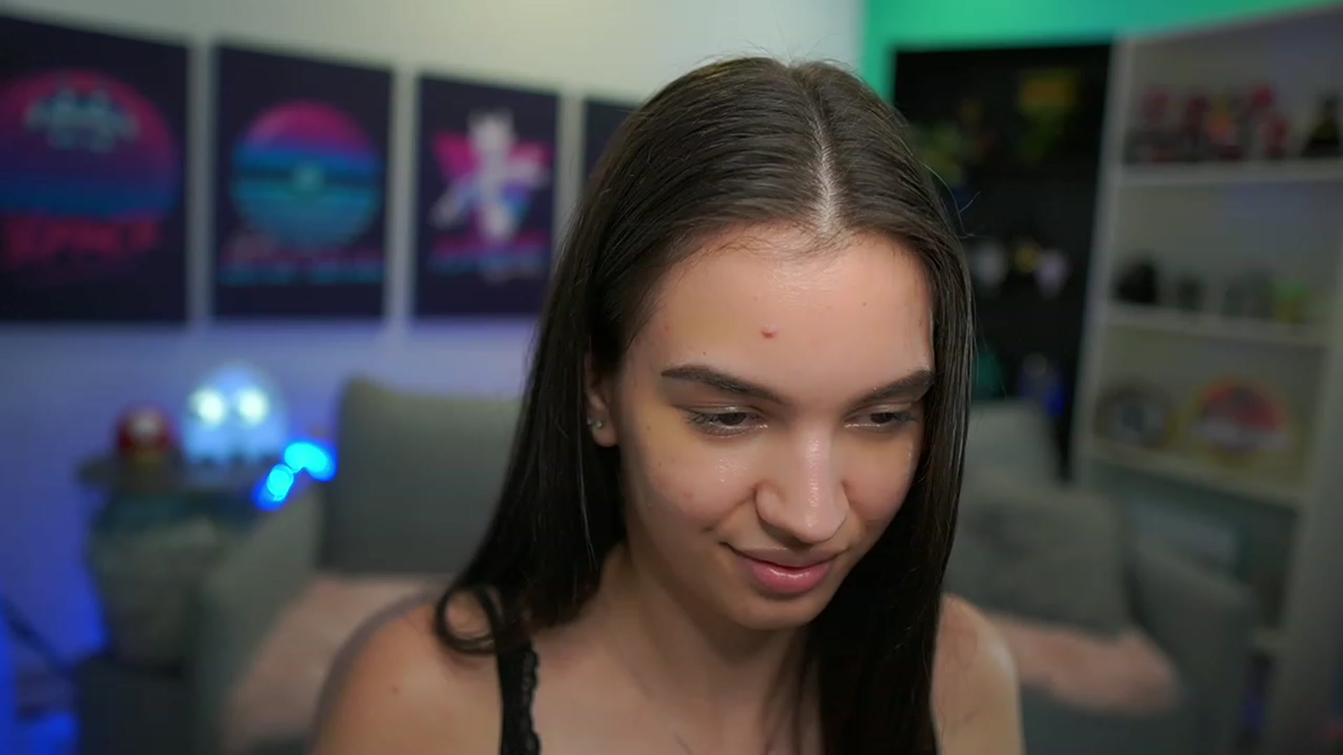 Gallery image thumbnail from Kylie_Quinn's myfreecams stream on, 12/08/2022, 24:05 image 12 of 20