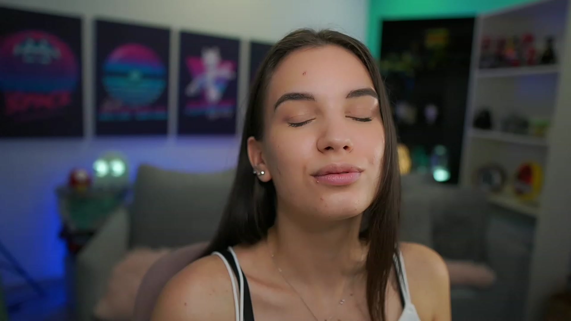 Gallery image thumbnail from Kylie_Quinn's myfreecams stream on, 12/10/2022, 16:33 image 13 of 20