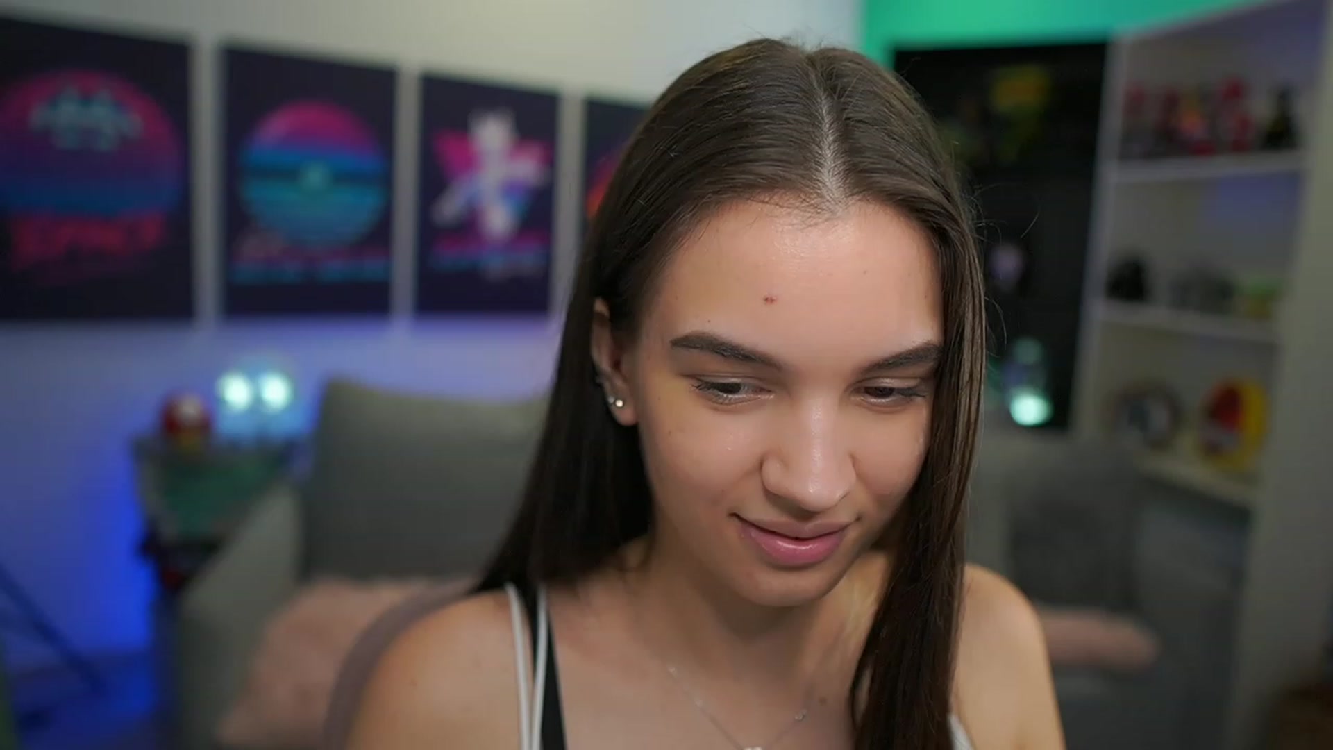 Gallery image thumbnail from Kylie_Quinn's myfreecams stream on, 12/10/2022, 16:33 image 2 of 20