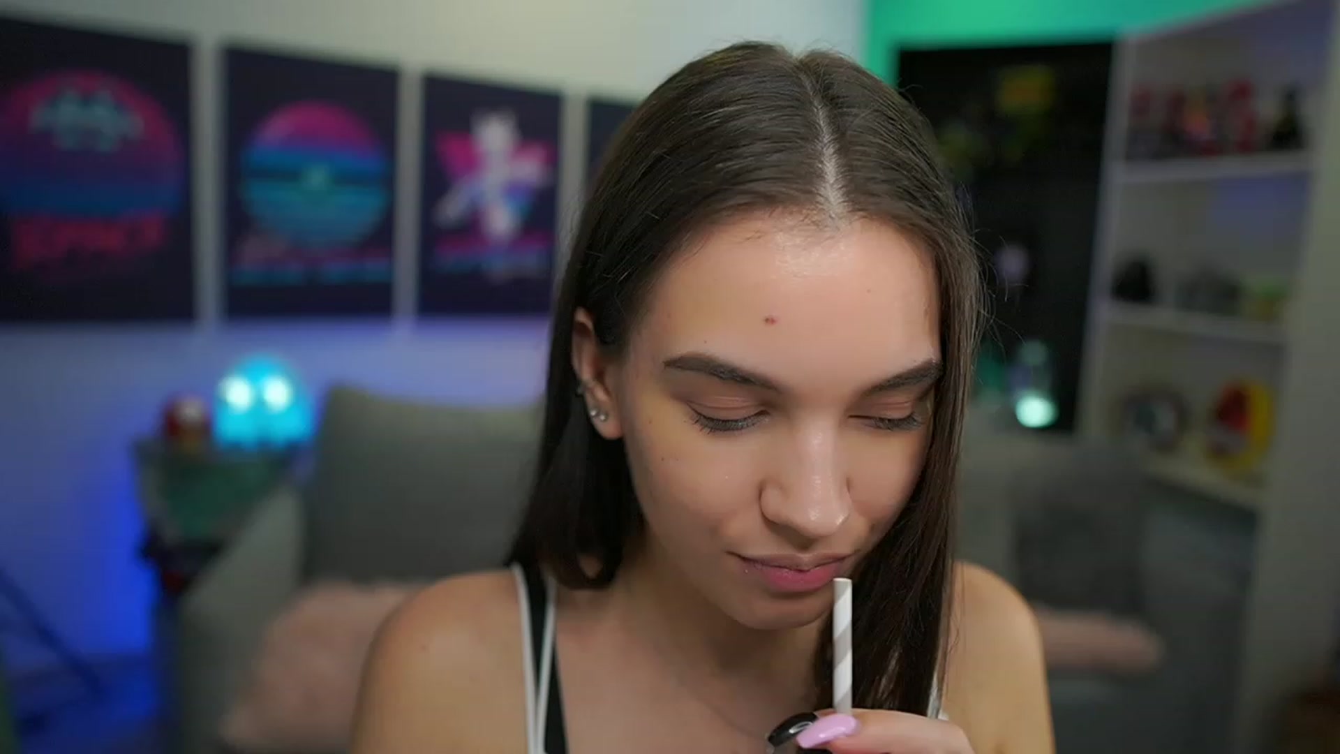 Gallery image thumbnail from Kylie_Quinn's myfreecams stream on, 12/10/2022, 16:33 image 18 of 20