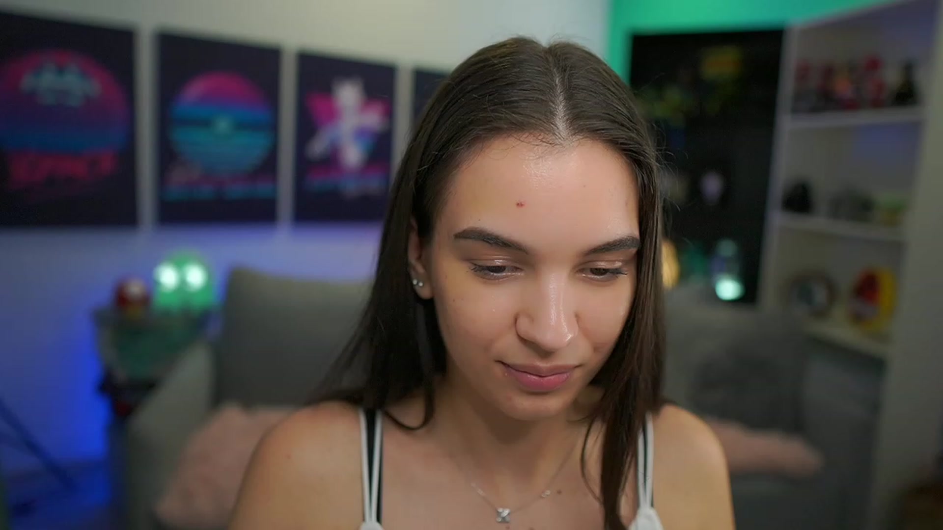 Gallery image thumbnail from Kylie_Quinn's myfreecams stream on, 12/10/2022, 18:04 image 12 of 20