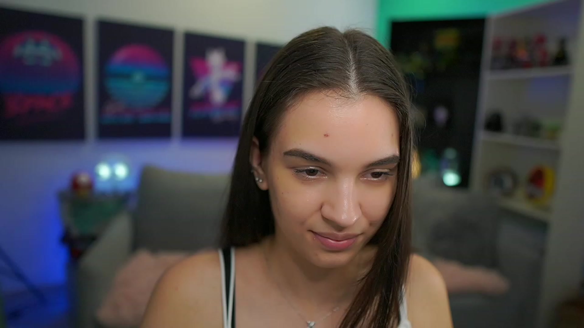 Gallery image thumbnail from Kylie_Quinn's myfreecams stream on, 12/10/2022, 18:04 image 14 of 20