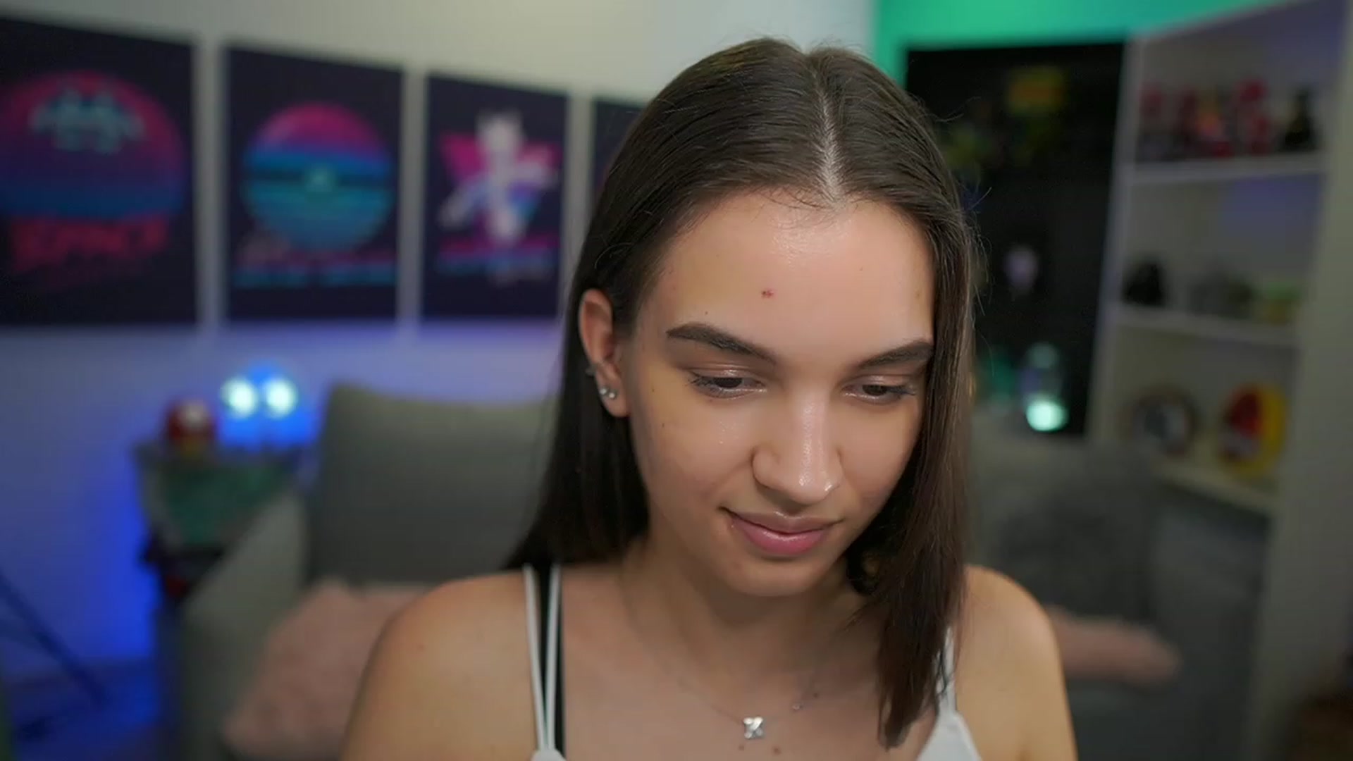 Gallery image thumbnail from Kylie_Quinn's myfreecams stream on, 12/10/2022, 18:04 image 6 of 20